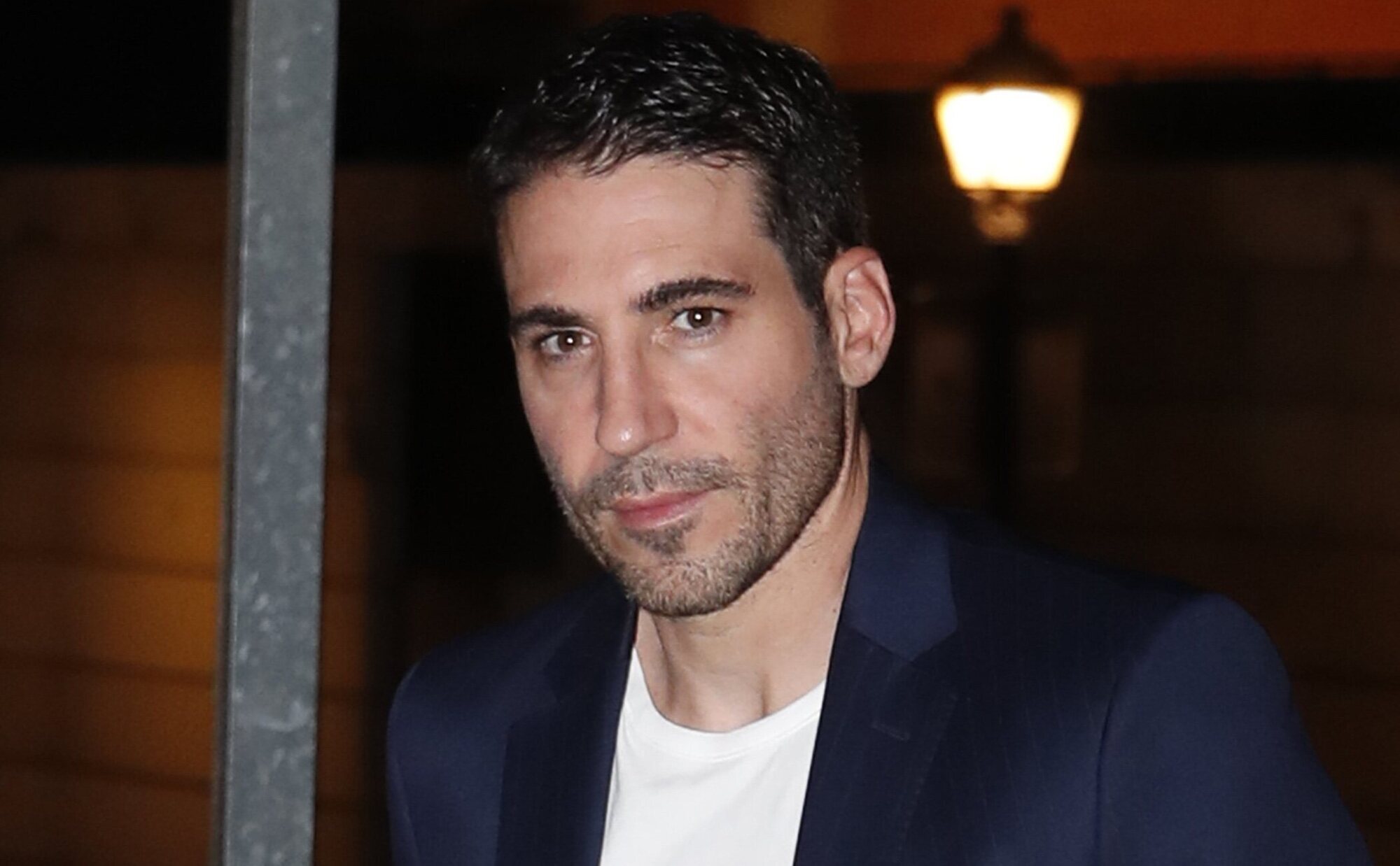 Miguel Ángel Silvestre acaba con los rumores de infidelidad dejándose ver con su novia