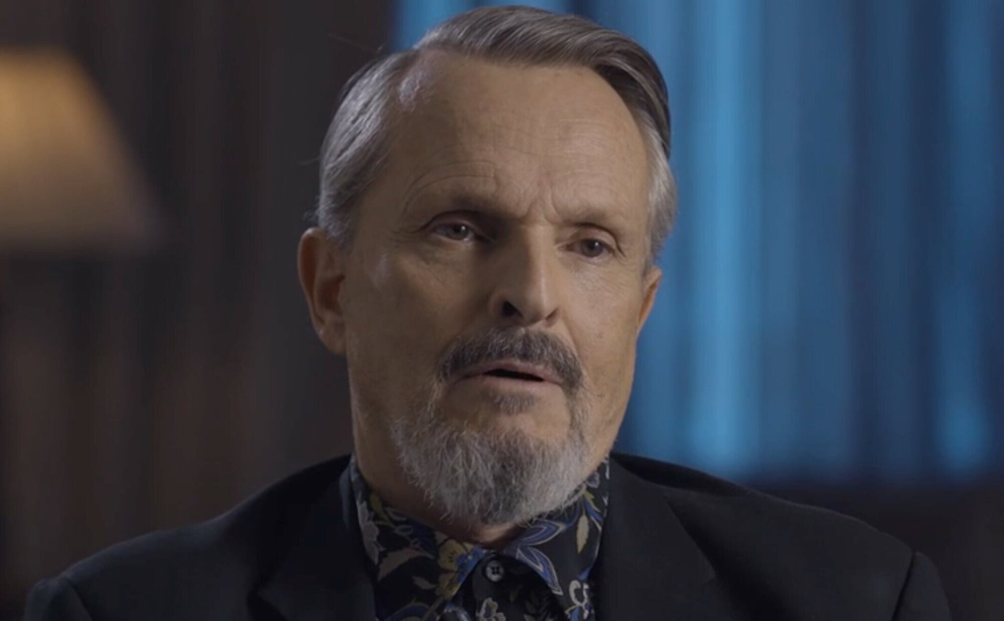 Miguel Bosé, sobre cómo sufrió la muerte de sus padres: "Una punzada angustiosa. Me pasó lo mismo con mis perros"