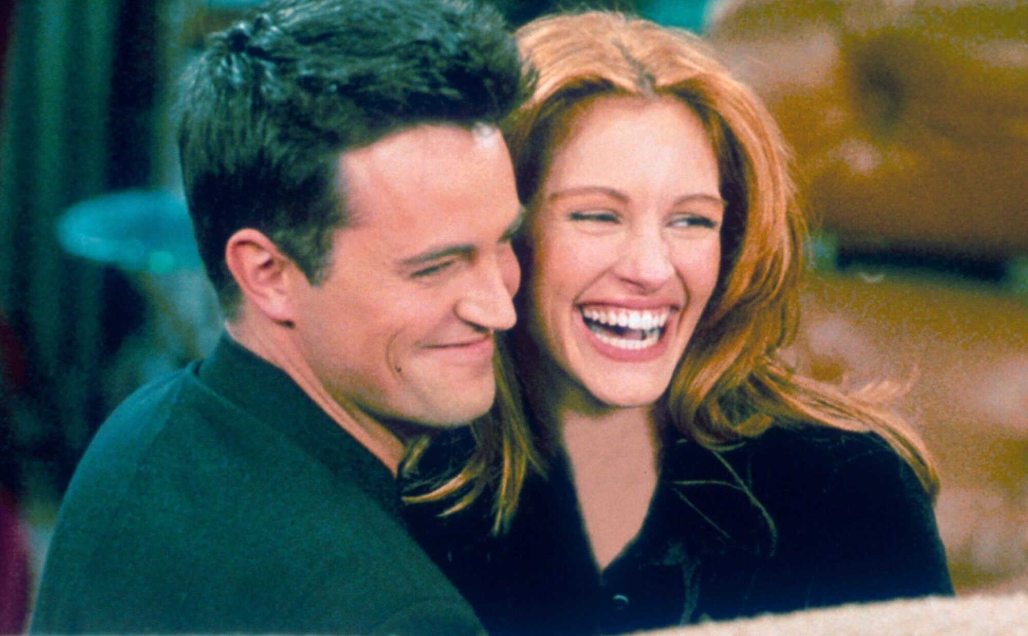 Julia Roberts se pronuncia por primera vez sobre la muerte de Matthew Perry, con quien mantuvo una relación