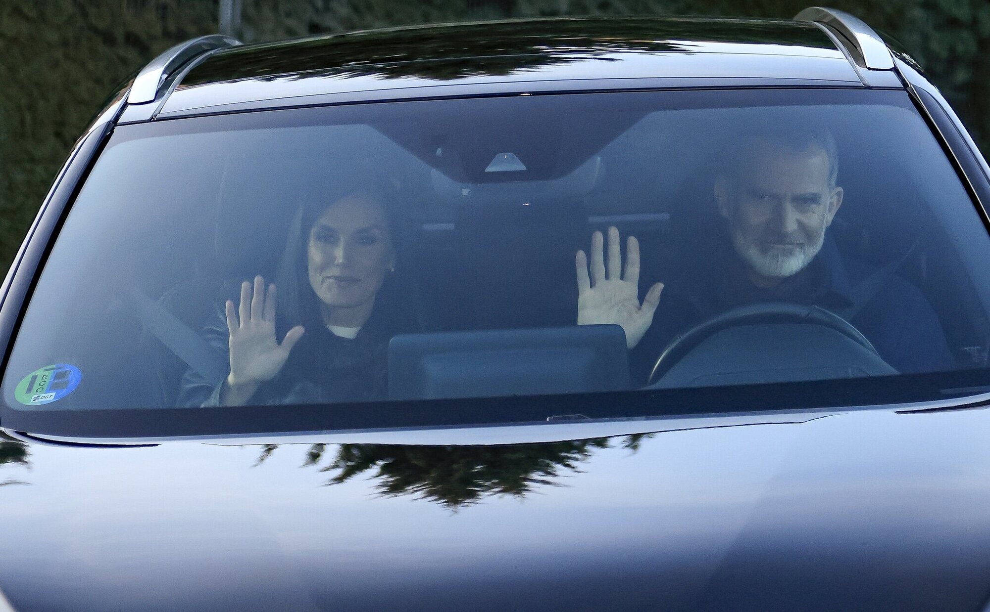 Los Reyes Felipe y Letizia y la Princesa Leonor cumplen con la tradición del Día de Reyes y comen roscón con Jesús Ortiz