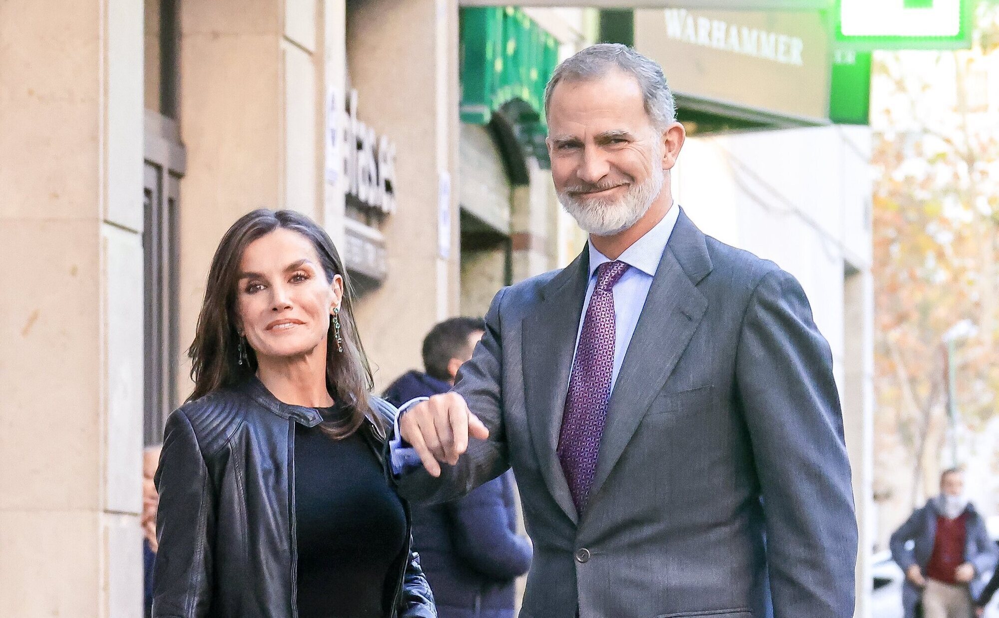 Los Reyes Felipe VI y Letizia, pillados de cita en el cine