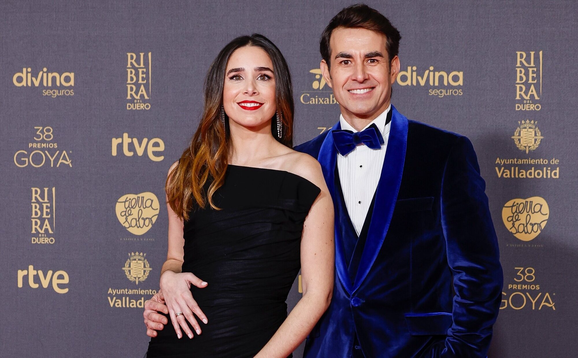 Natalia Sánchez y Marc Clotet, David Bisbal y Rosanna Zanetti... Las parejas que han brillado en la alfombra de los Goya 2024