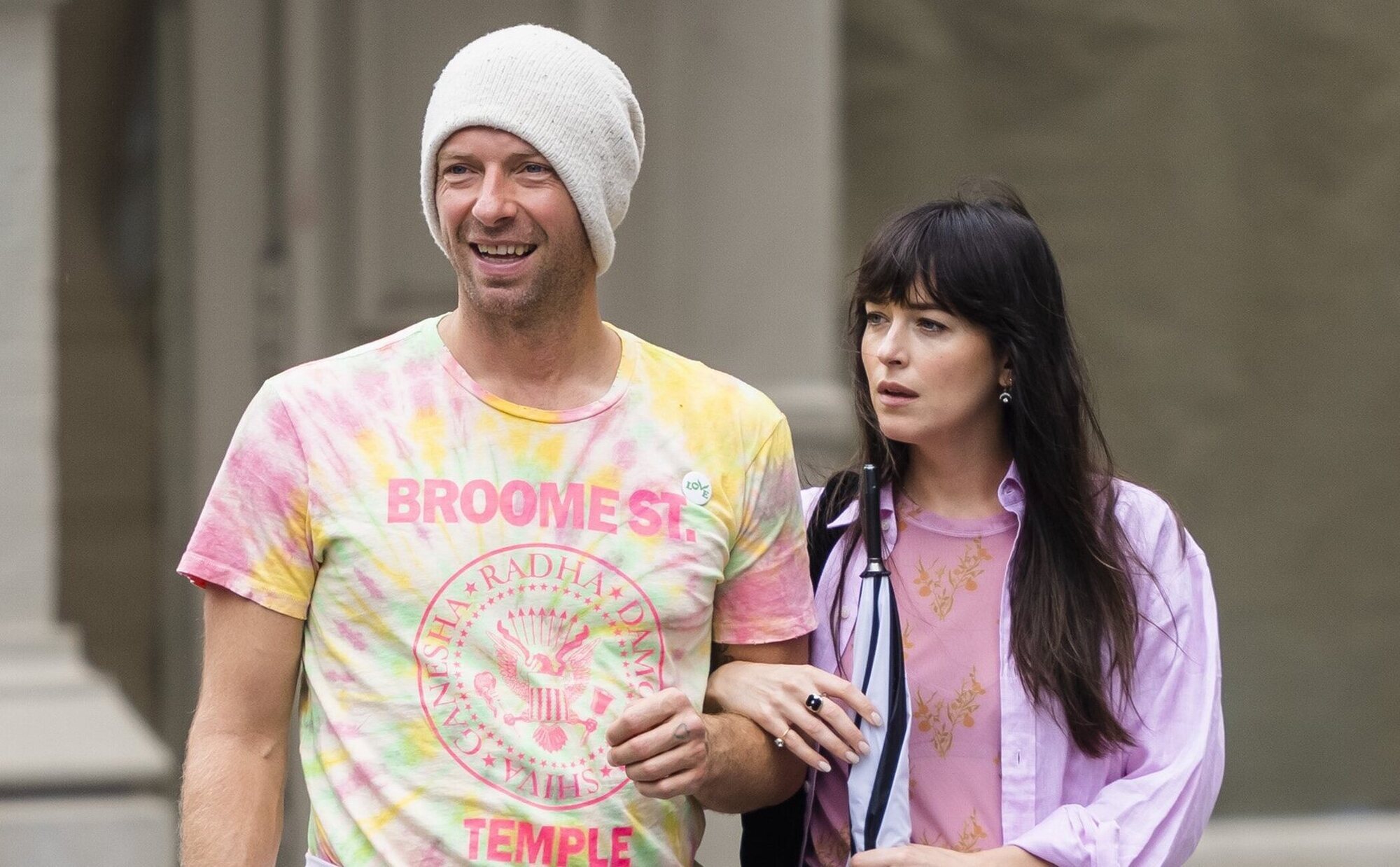 Chris Martin y Dakota Johnson se han comprometido