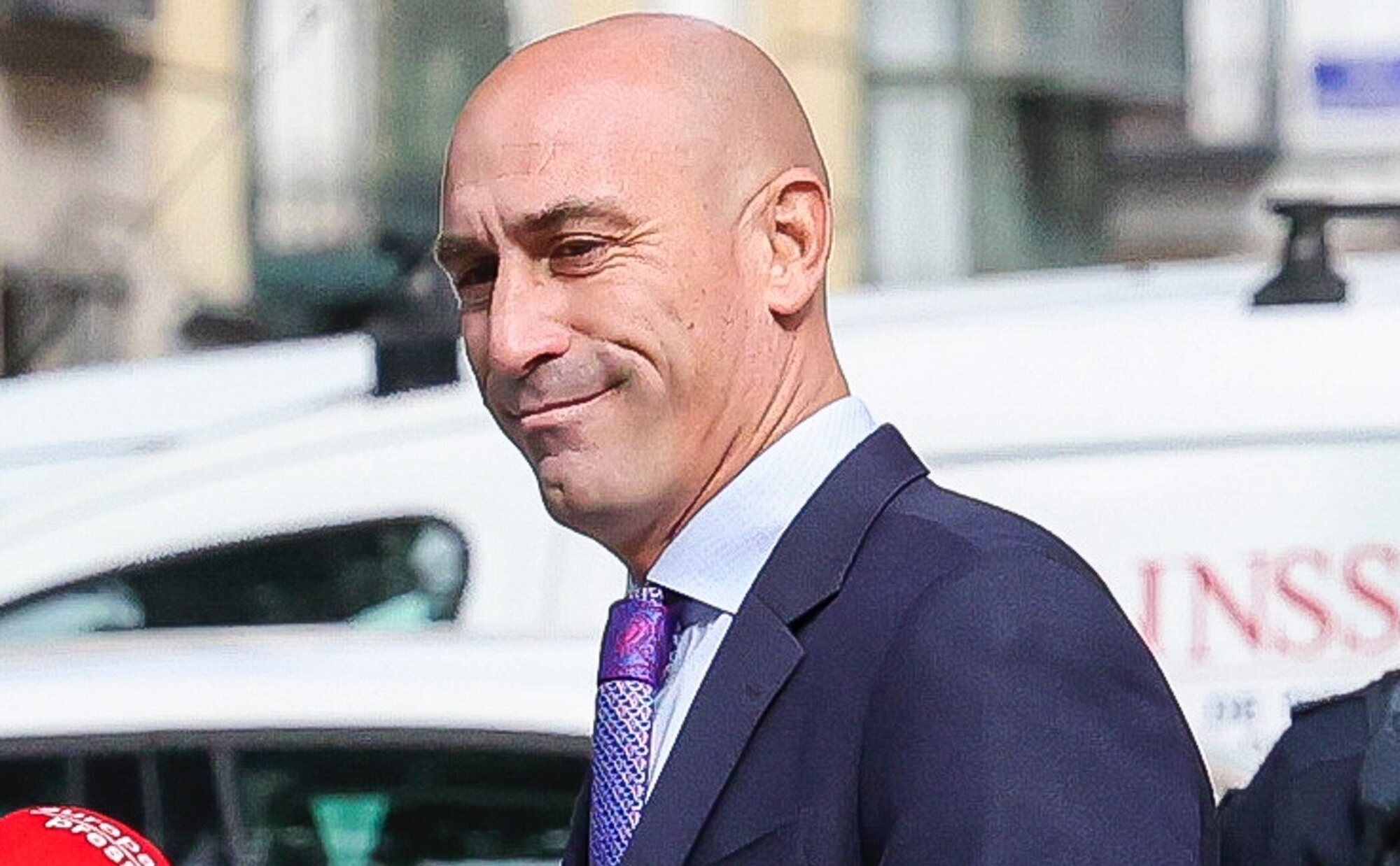 El juez le notifica a Luis Rubiales la apertura del juicio oral por el beso a Jenni Hermoso