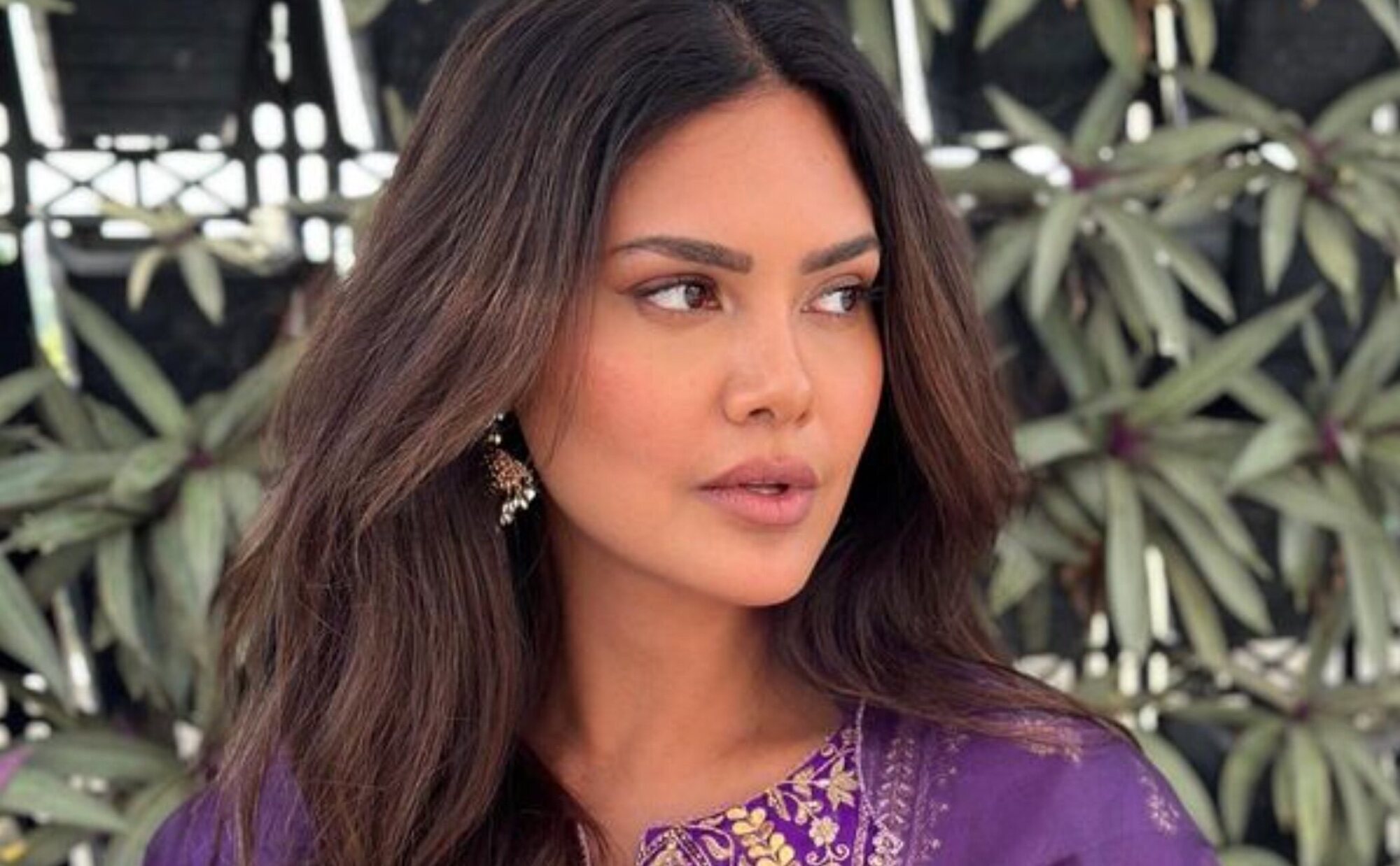 Así es Esha Gupta, socia de Íñigo Onieva: estrella de Bollywood y ex Miss India