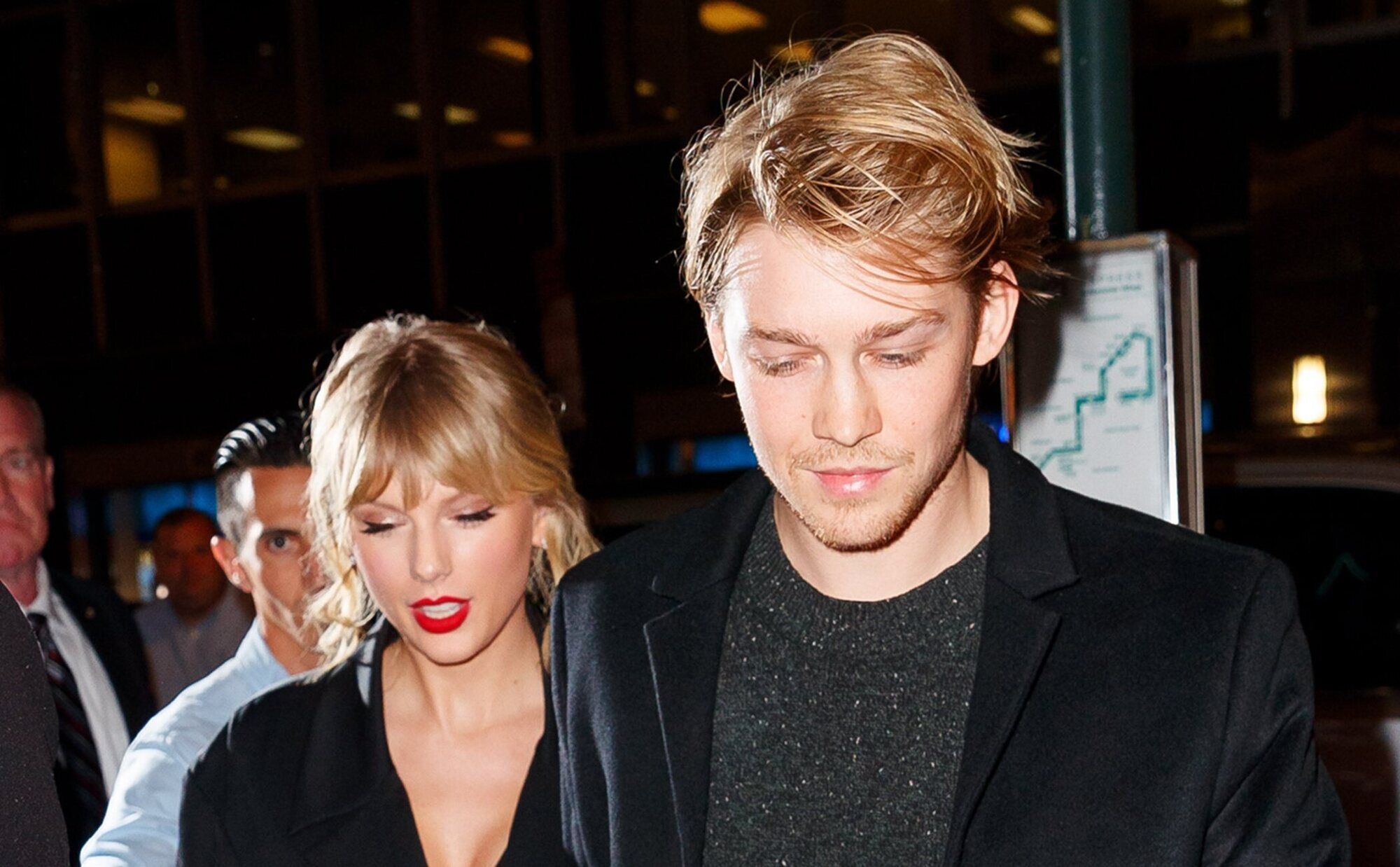 Joe Alwyn se sincera sobre la la "larga y comprometida" relación con Taylor Swift y su ruptura: "Es algo difícil de navegar"