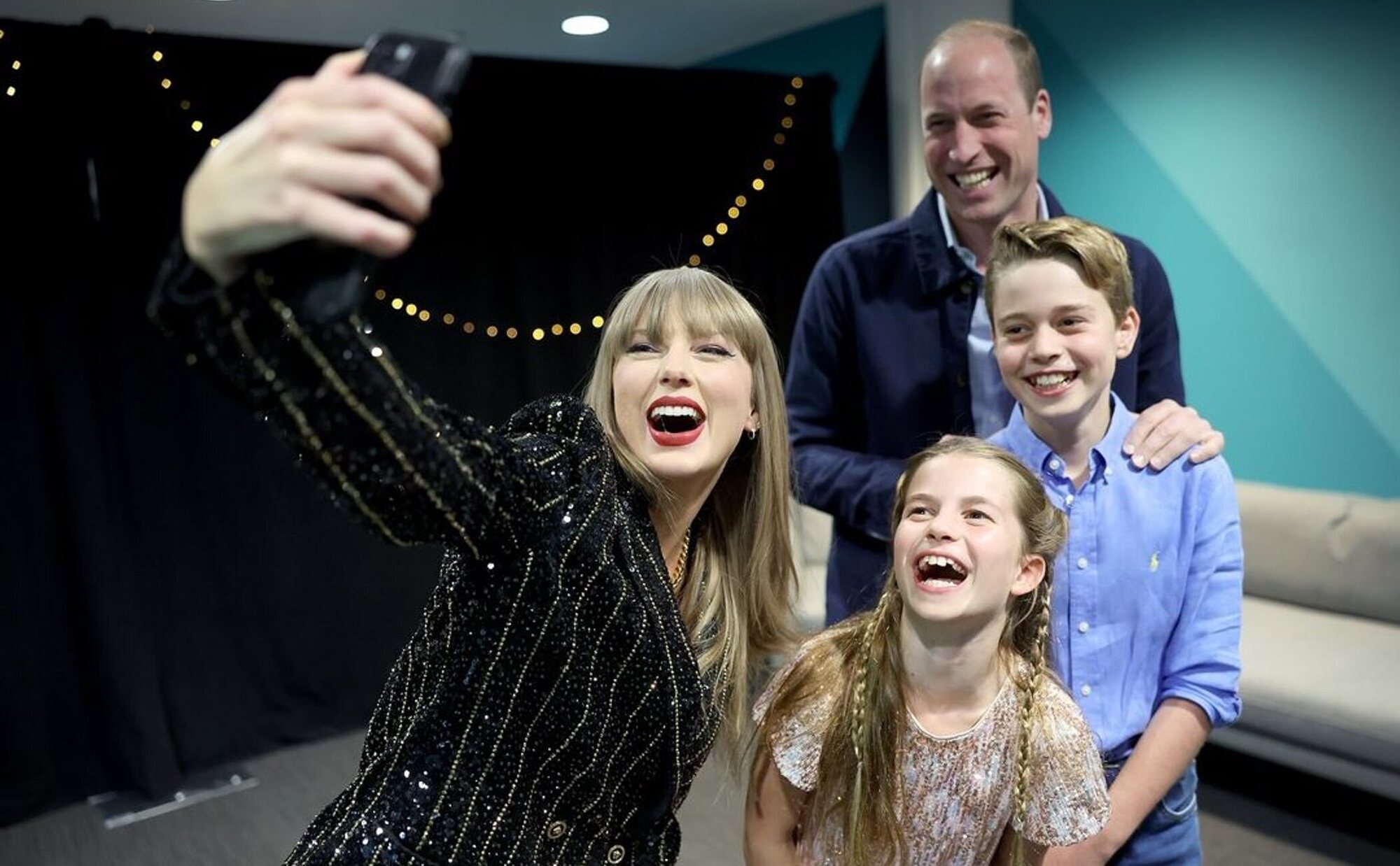 Taylor Swift comparte un selfie viral con el Príncipe Guillermo, George y Charlotte en su concierto de Londres