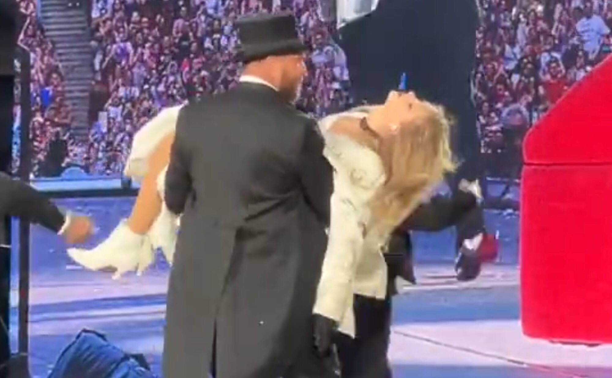 La aparición estelar de Travis Kelce sobre el escenario en el concierto de Taylor Swift en Londres