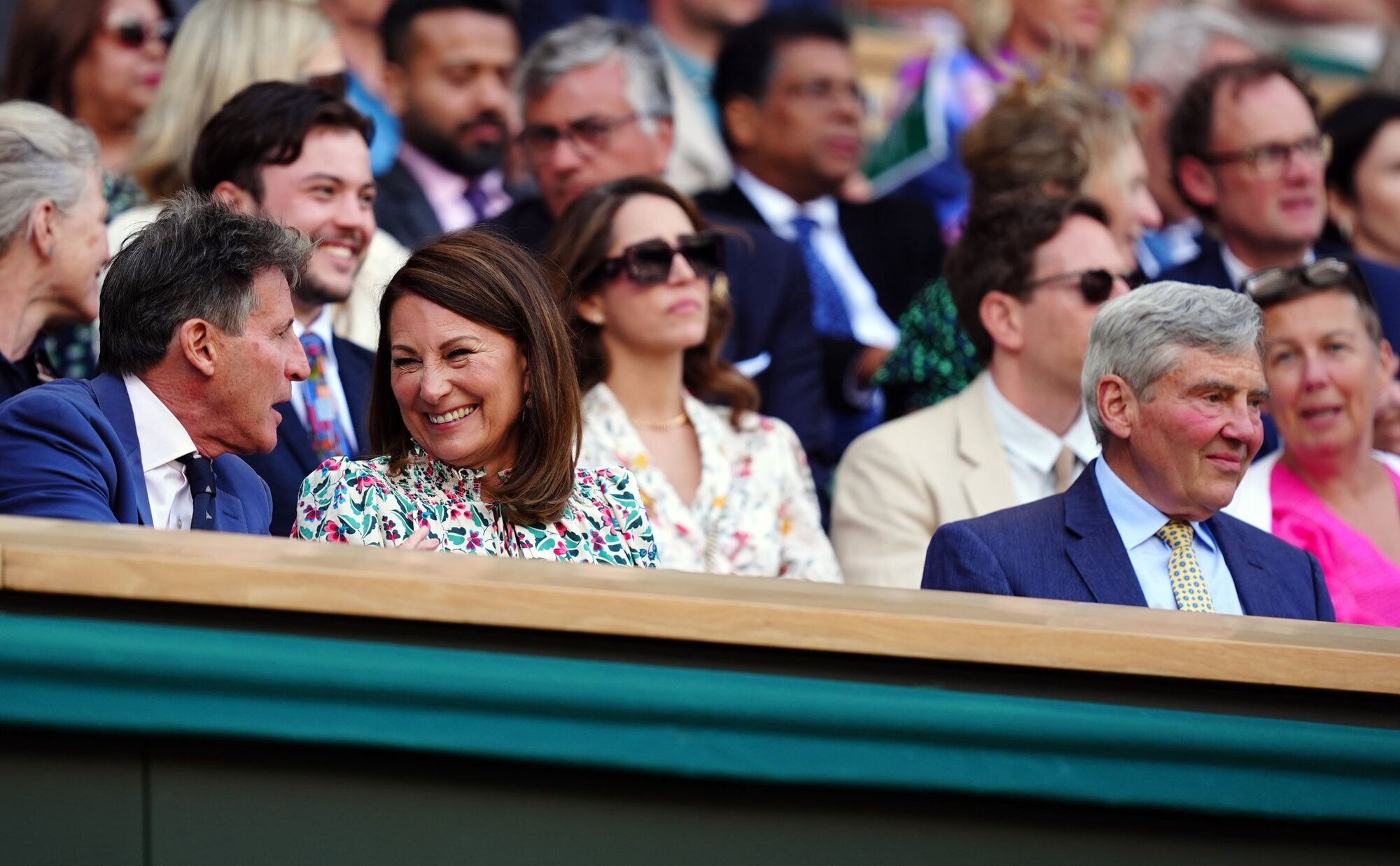 Los padres de Kate Middleton se divierten en Wimbledon 2024: sonrisas tranquilizadoras y una esperanza