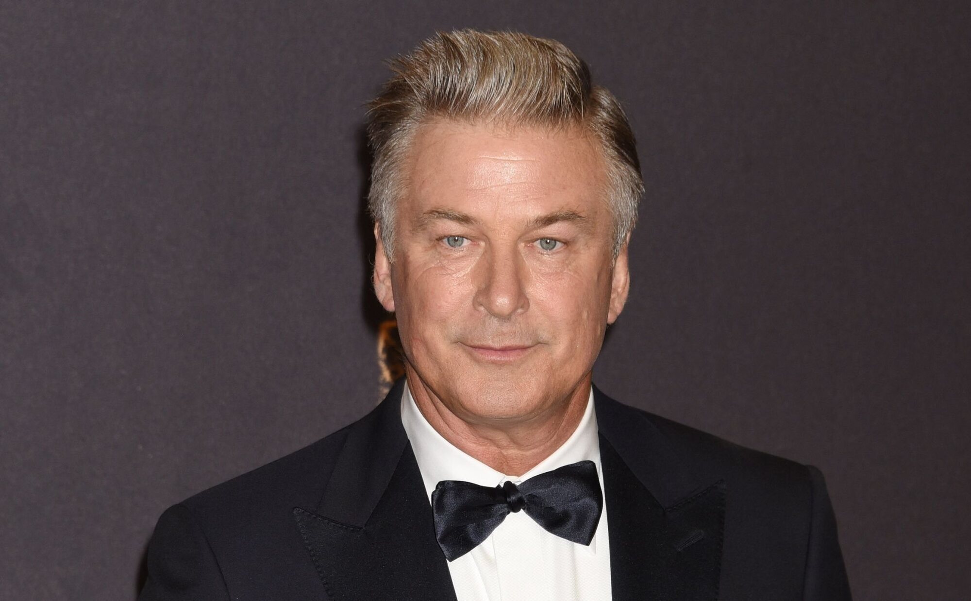 Se anula el juicio contra Alec Baldwin por la muerte Halyna Hutchins en el rodaje de 'Rust' y queda libre de todos los cargos