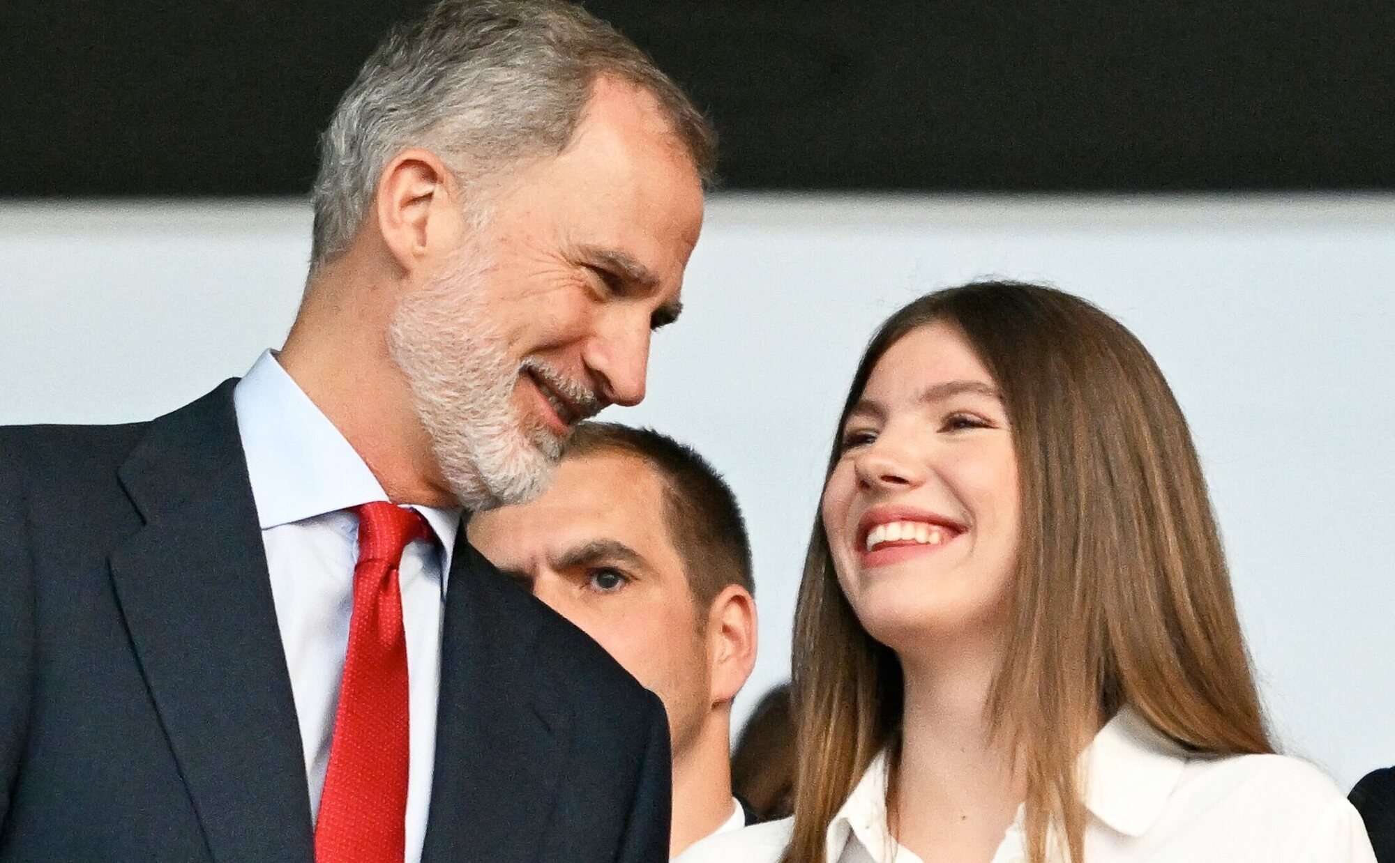 La Infanta Sofía en la final de la Eurocopa 2024: gran complicidad con Felipe VI, sus declaraciones y un llamativo gesto