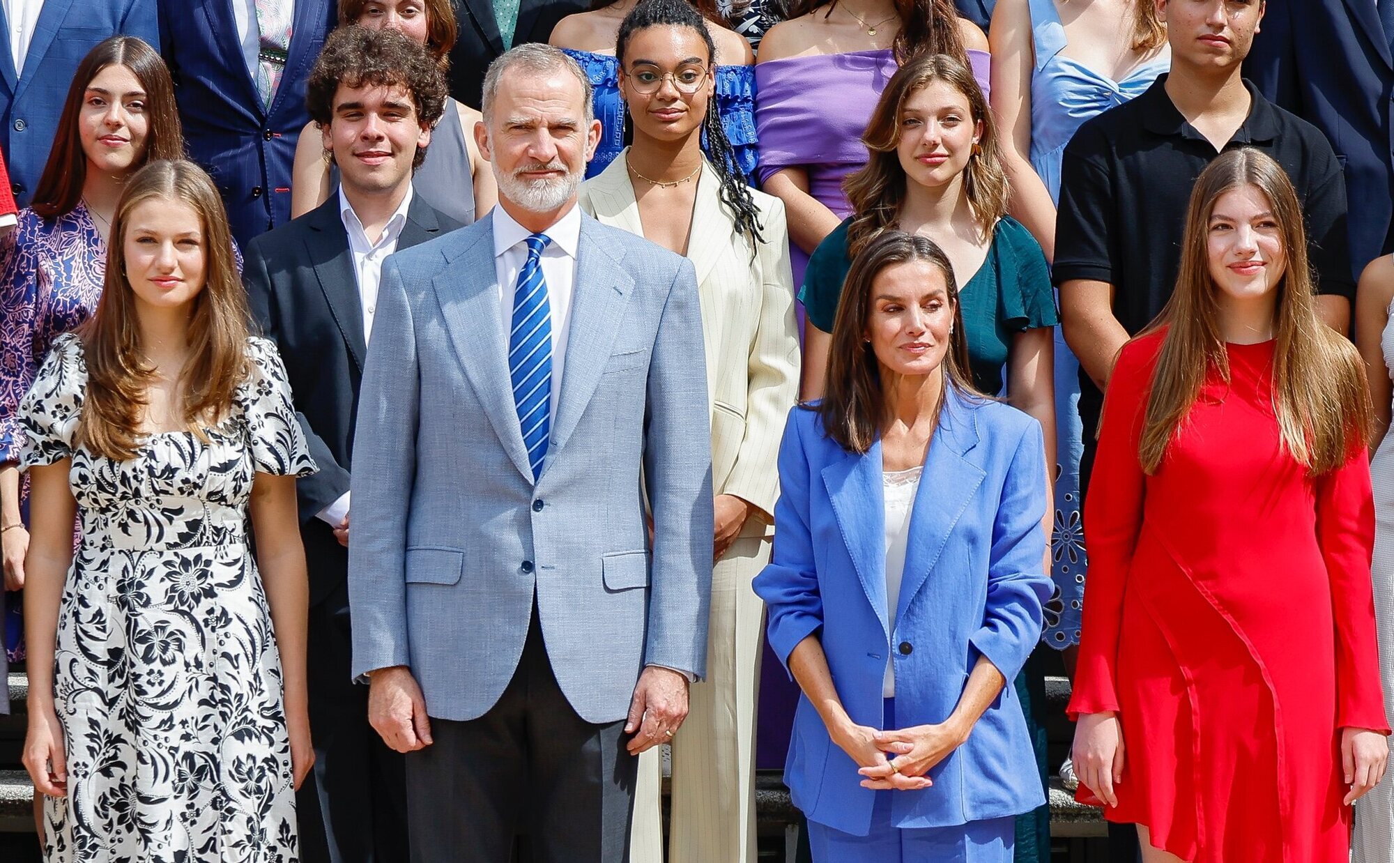 La otra aparición sorpresa de Leonor y Sofía en un acto en el que la Reina Letizia recuperó las zapatillas por sus molestias