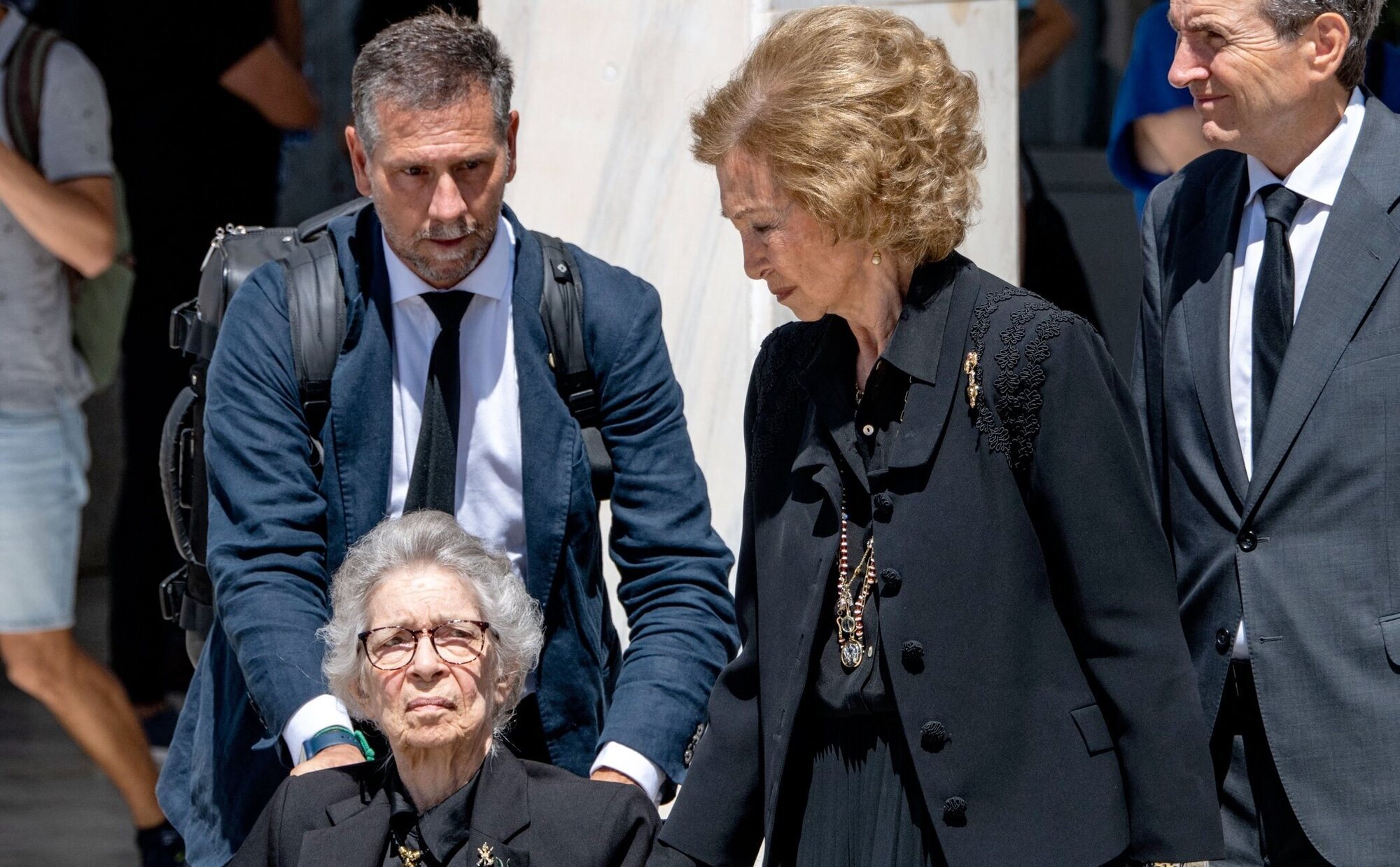 La Reina Sofía e Irene de Grecia se reencuentran con la Familia Real Griega en el funeral de su tío Miguel de Grecia