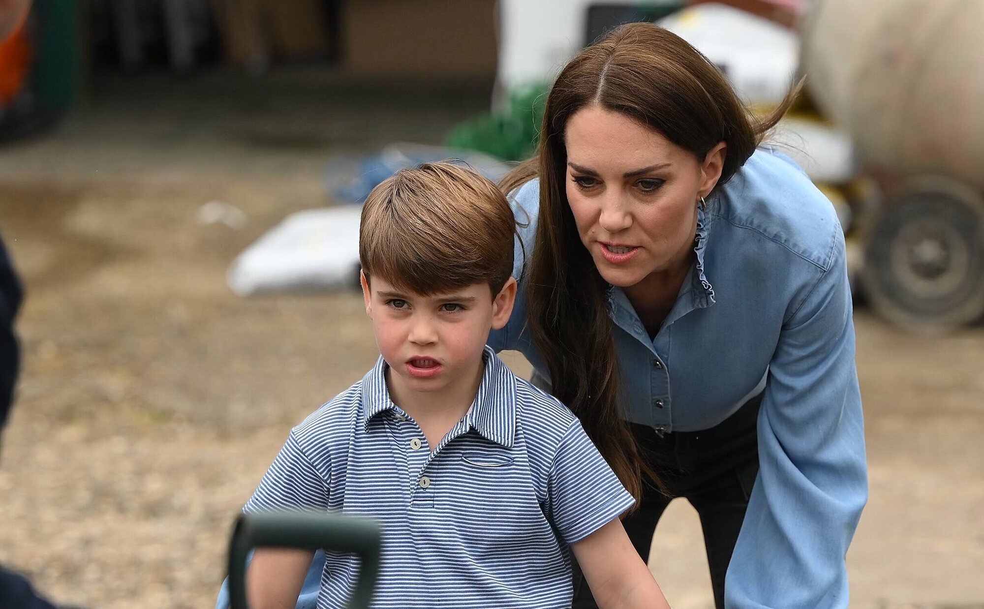 La reaparición de Kate Middleton junto a sus hijos y al Príncipe Guillermo en una guerra de pistolas de agua