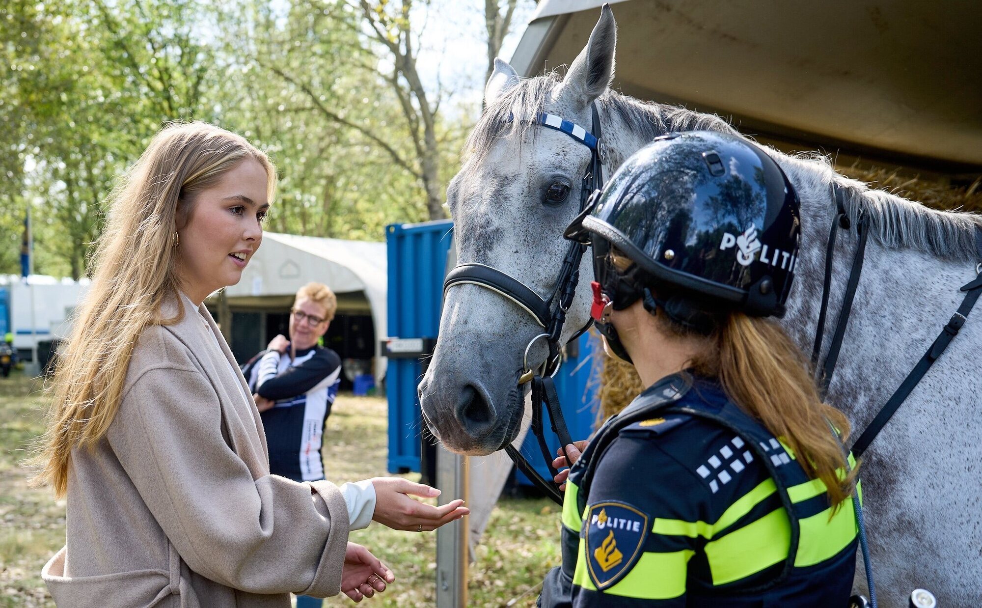 El acto oficial en solitario de Amalia de Holanda antes del Prinsjesdag en el que acabó montada a caballo