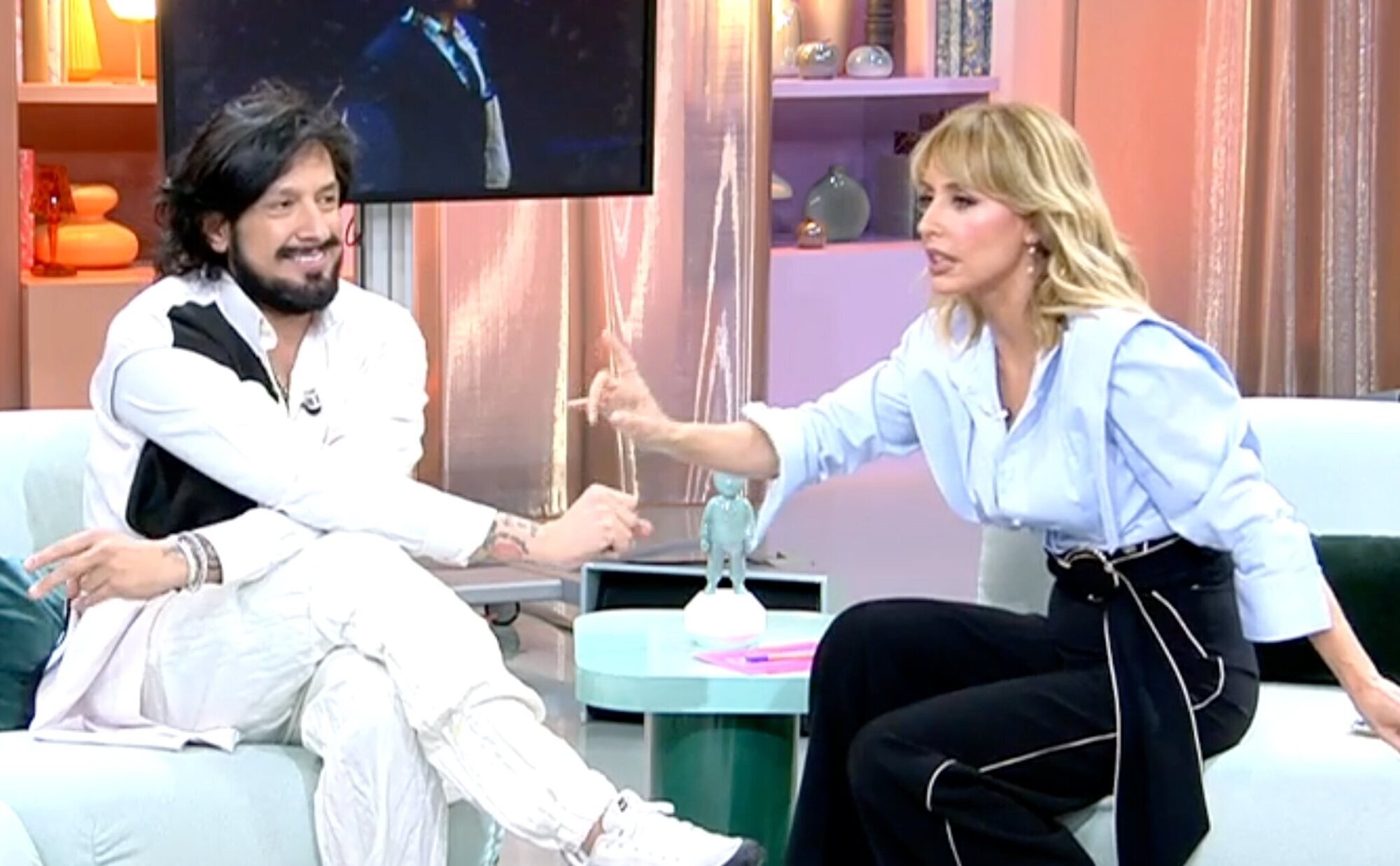 Emma García se desespera con Rafael Amargo en su entrevista en 'Fiesta': " ¡Con quién coño te has acostado!"