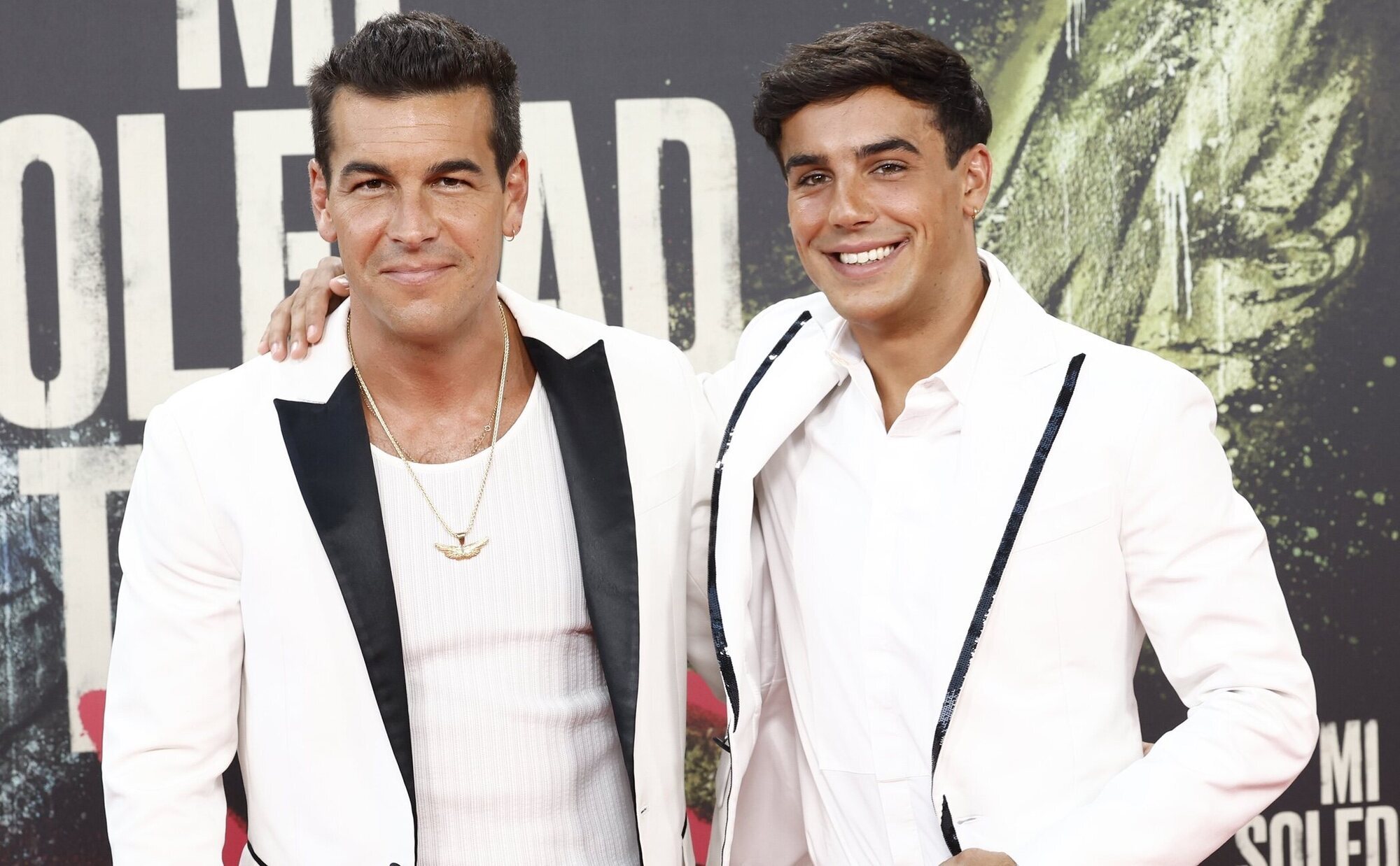 La divertida reacción de Mario Casas al romance de Óscar Casas y Ana Mena: "Escríbele que le han pillado"