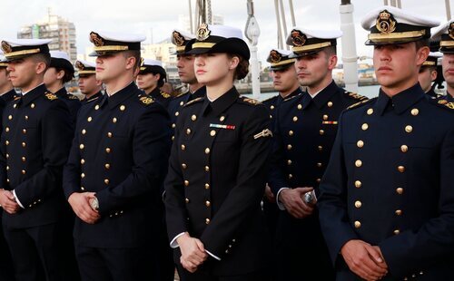 La Princesa Leonor embarca en el Juan Sebastián Elcano días antes de comenzar la travesía en el Buque Escuela