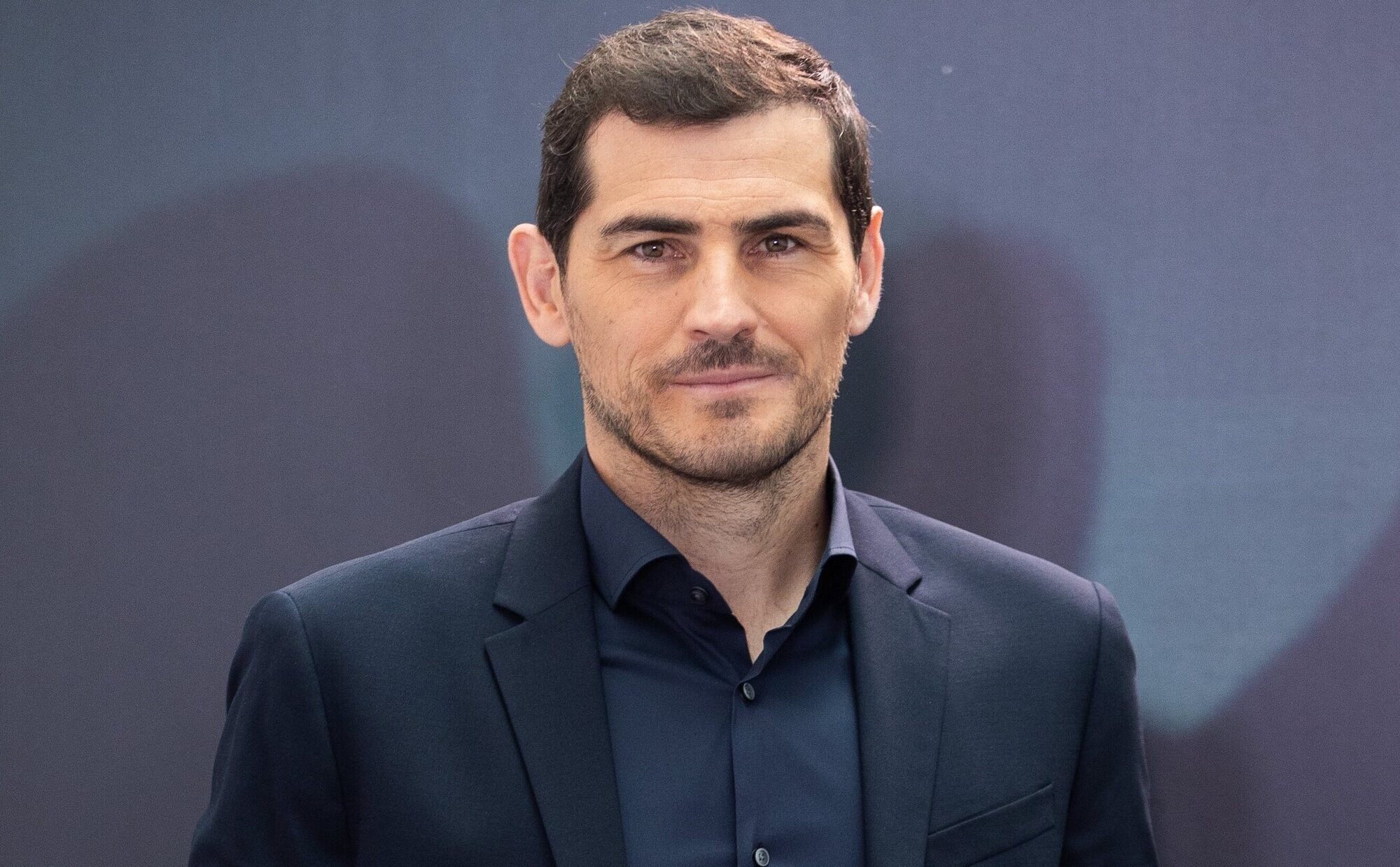 Iker Casillas se deja ver con una chica de lo más cariñoso por la noche madrileña: "Tienen una relación muy especial"