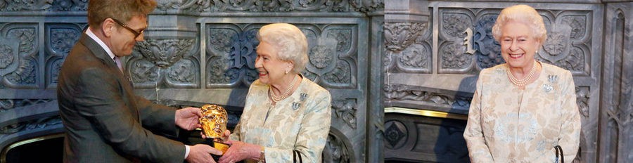 La Reina Isabel II recibe un BAFTA honorífico por su apoyo al cine y la televisión británicos