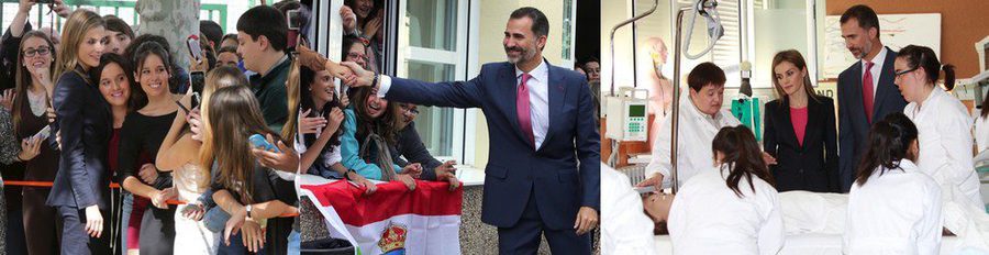 Los Reyes Felipe y Letizia, saludos y selfies en la apertura del Curso de Formación Profesional