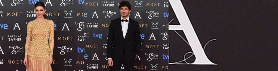 Úrsula Corberó y Andrés Velencoso juegan al despiste en la alfombra roja de los Goya 2015