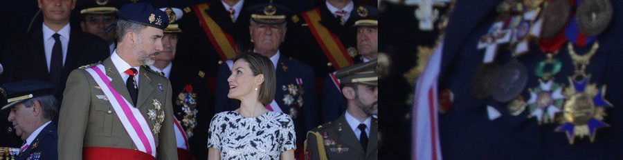 Los Reyes Felipe y Letizia celebran su 11 aniversario de boda muy enamorados entre Guardias Reales