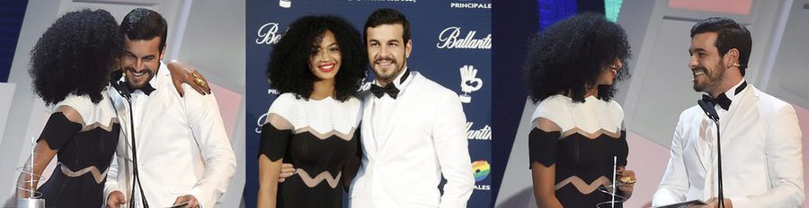 Posados, besos, piropos, miradas cómplices: así fue la noche 40 de Mario Casas y Berta Vázquez