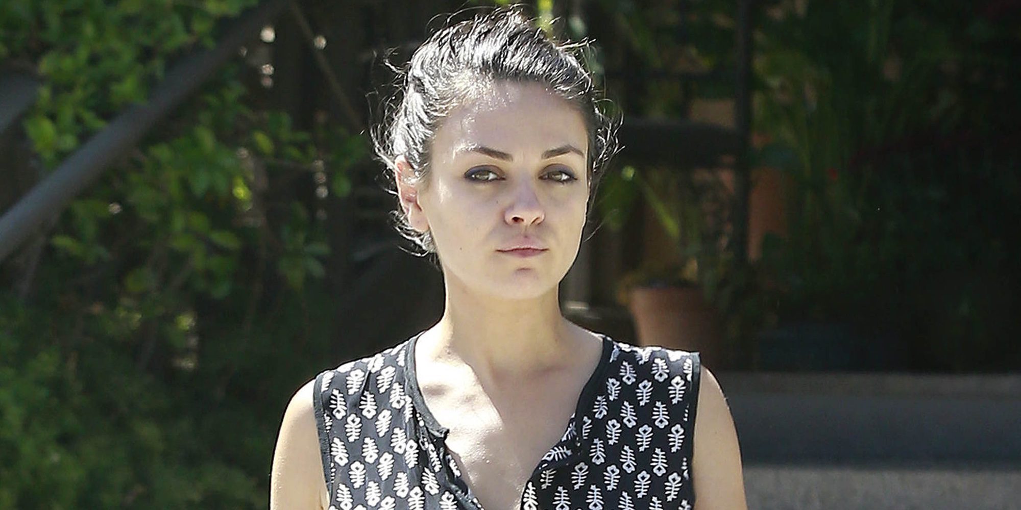 Mila Kunis disfruta junto a su hija Wyatt de un paseo por California