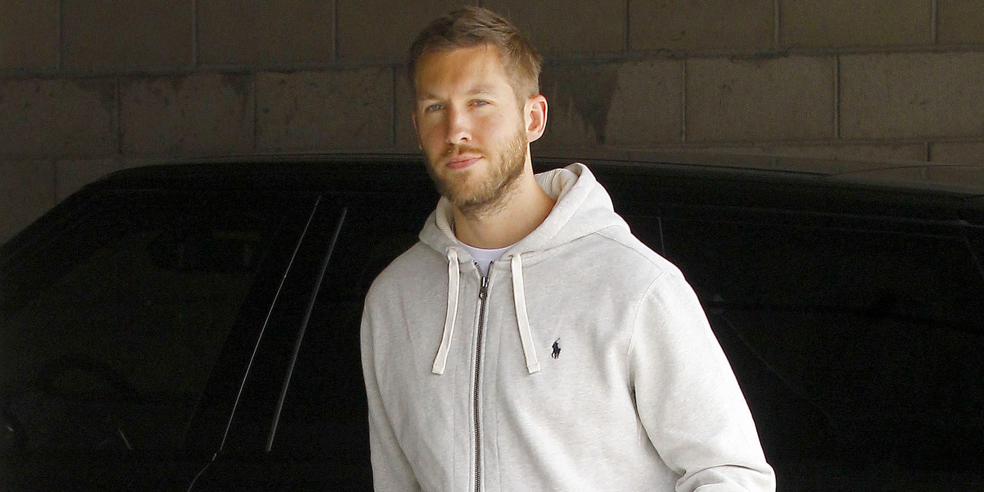 Calvin Harris presume de torso y abdominales posando en calzoncillos