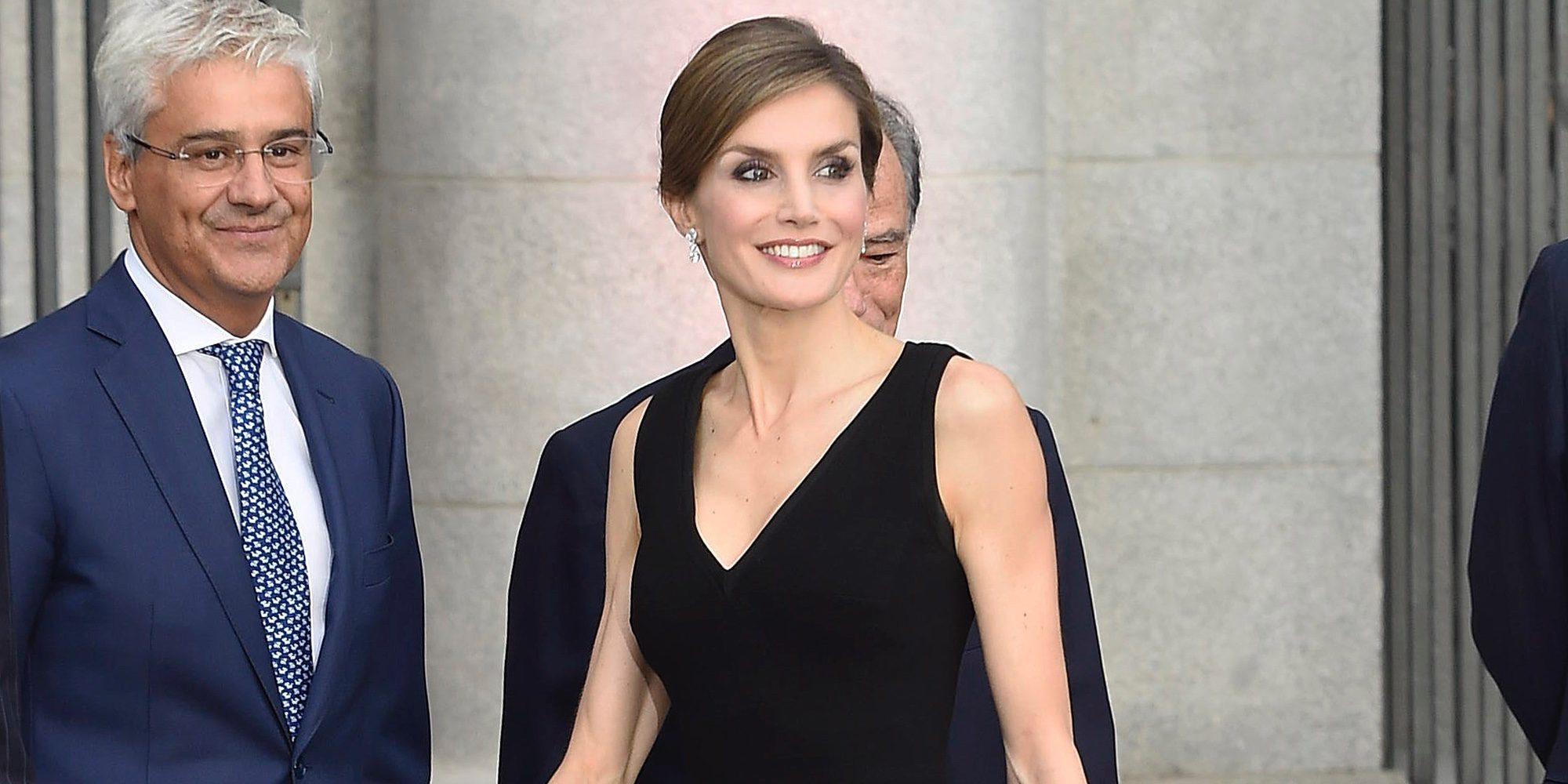 La Reina Letizia, emocionada por las felicitaciones y aplausos por su 44 cumpleaños en el Teatro Real