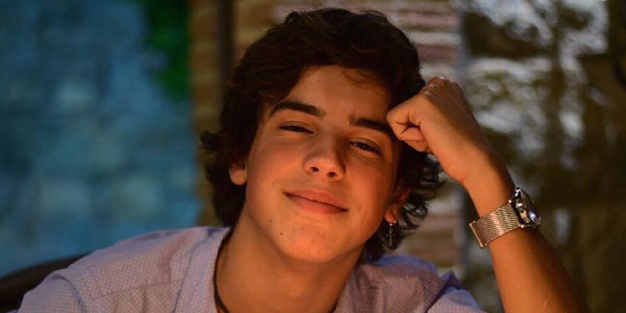 Sheila, Christian y Mario Casas emocionan a su hermano Óscar en su 18 cumpleaños