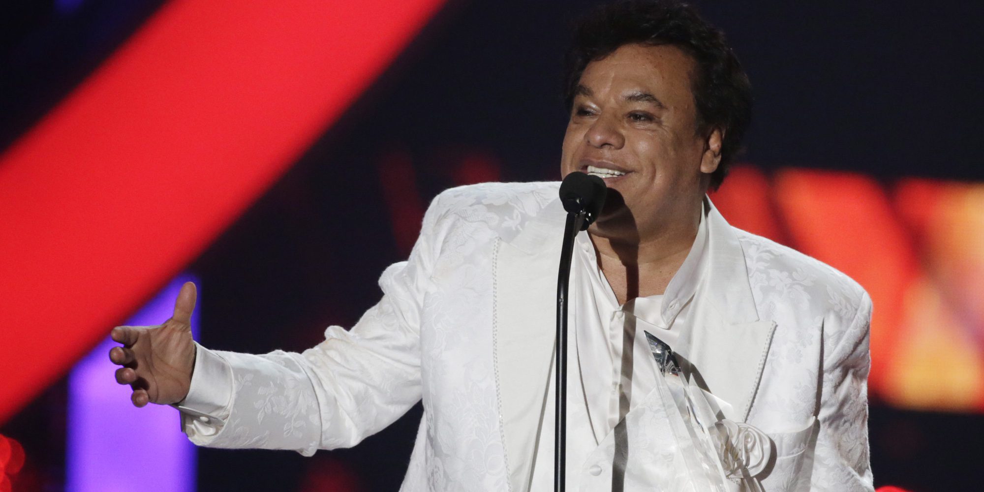 Un amigo de Juan Gabriel narra los desprecios que Isabel Pantoja hacía al cantante