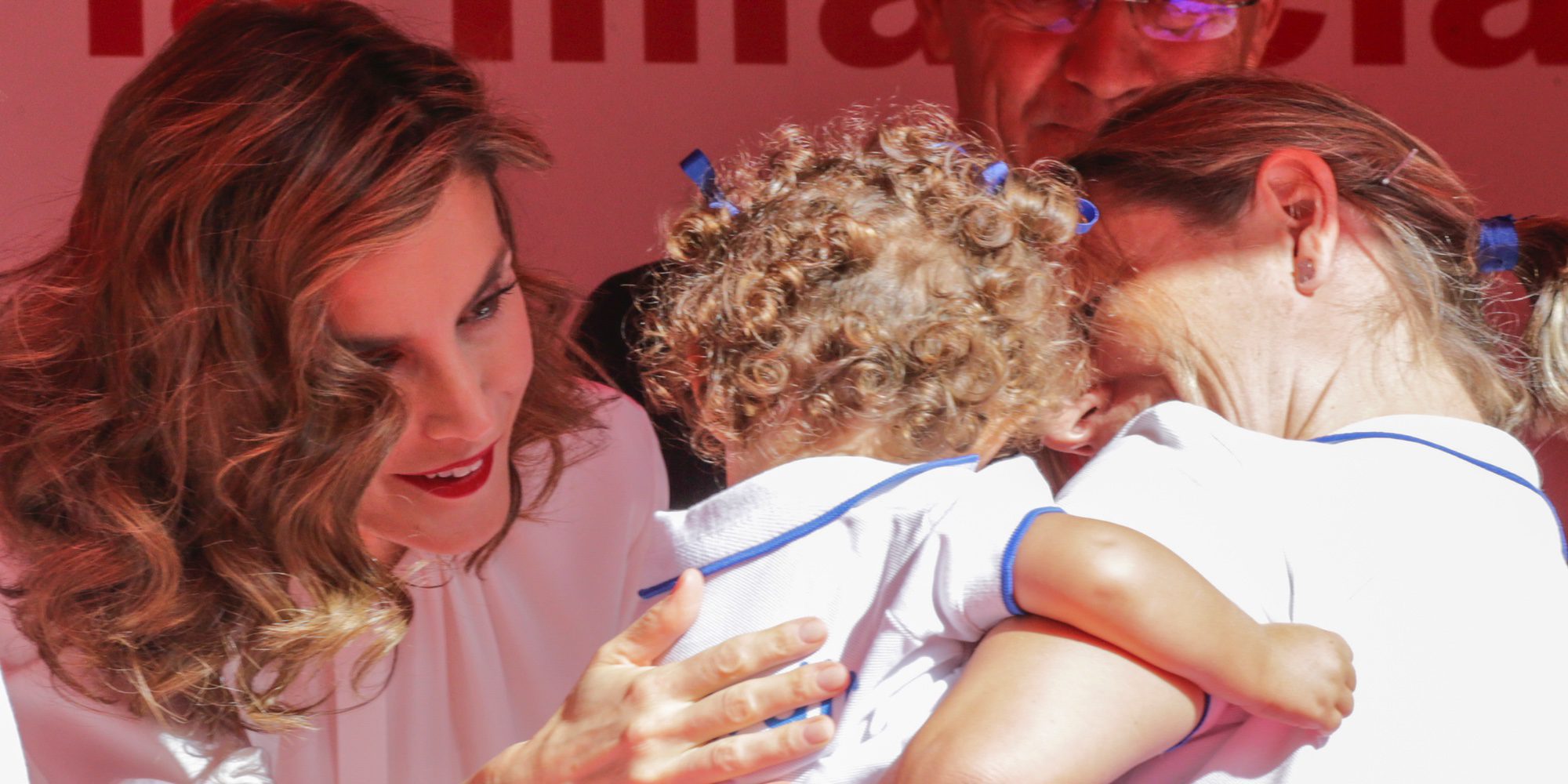 La Reina Letizia recuerda su viaje a México en un acto tras sorprender en el Día de la Banderita