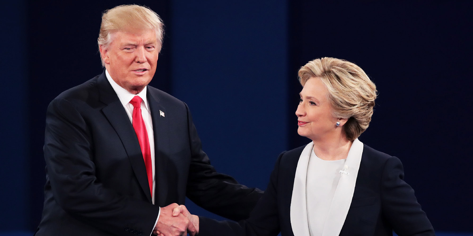 Hillary Clinton y Donald Trump, enfrentados en un tenso debate marcado por los delirios del magnate