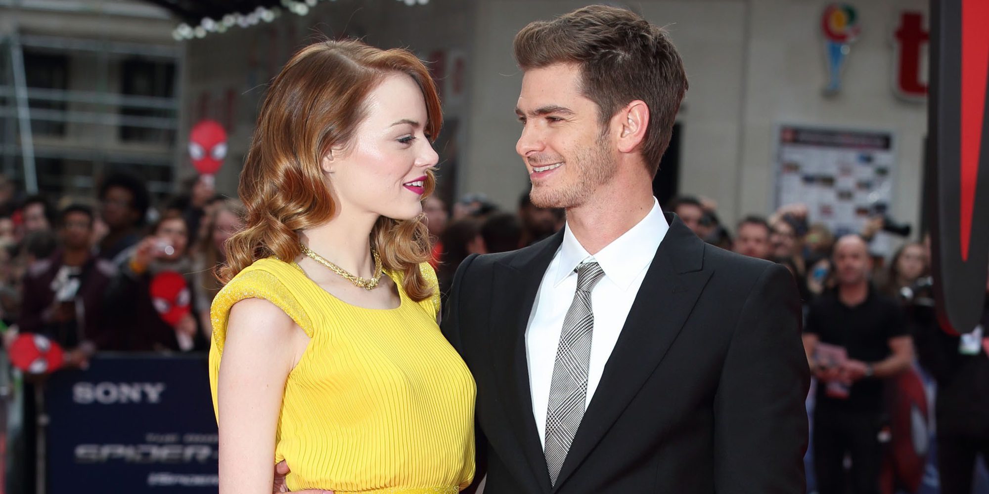 Emma Stone reconoce que sigue queriendo a su ex Andrew Garfield