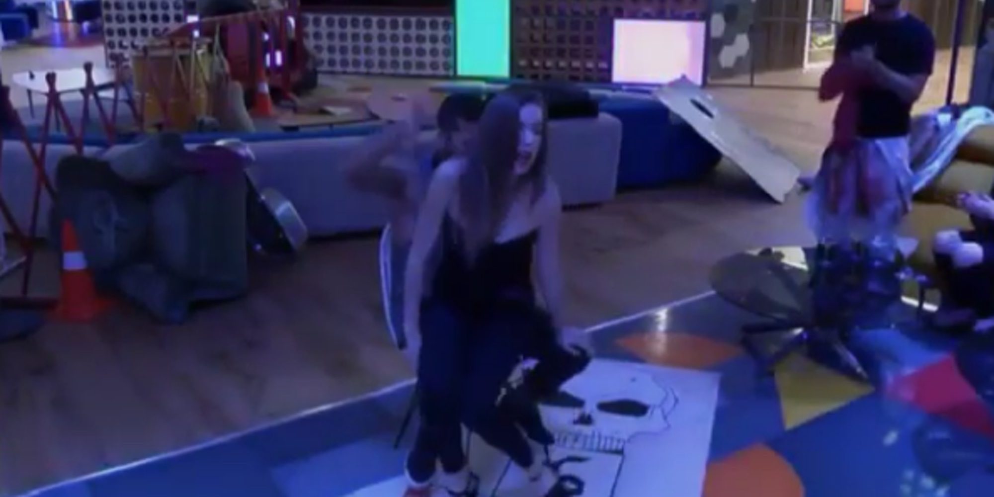 El nuevo intento de Meritxell por conquistar a Alain ('GH 17'): ¡le ha hecho un striptease!