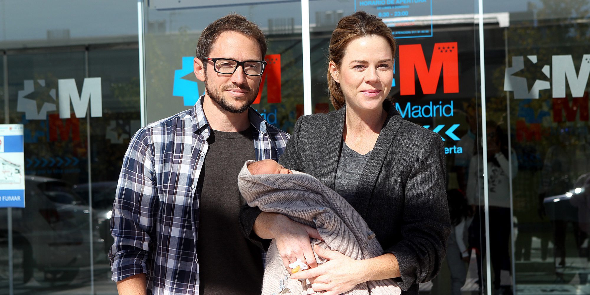 Amelia Bono y Manuel Martos ya están en casa con su hijo Jaime