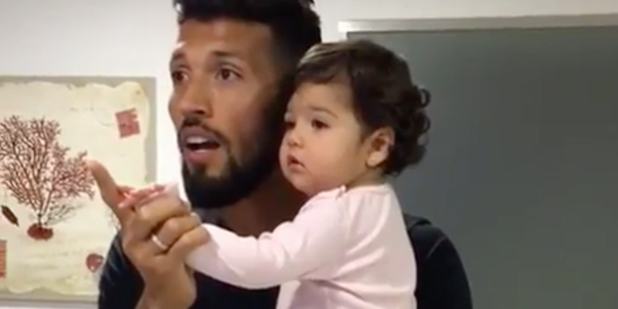 Ezequiel Garay y su hija Shaila protagonizan un 'Mannequin Challenge' de lo más paternal