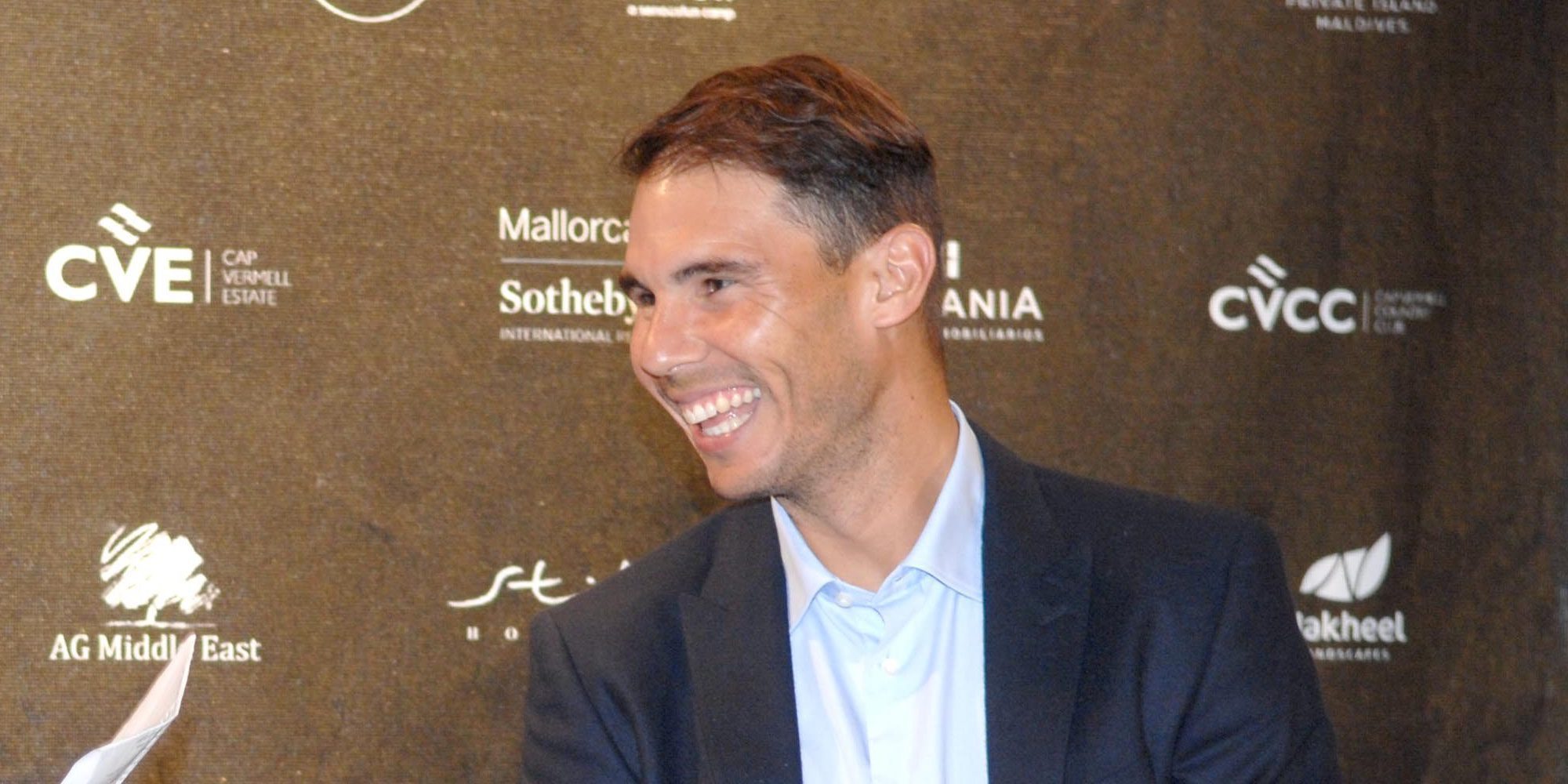 Rafa Nadal reaparece después de su polémico cambio de look presumiendo de nuevo pelo