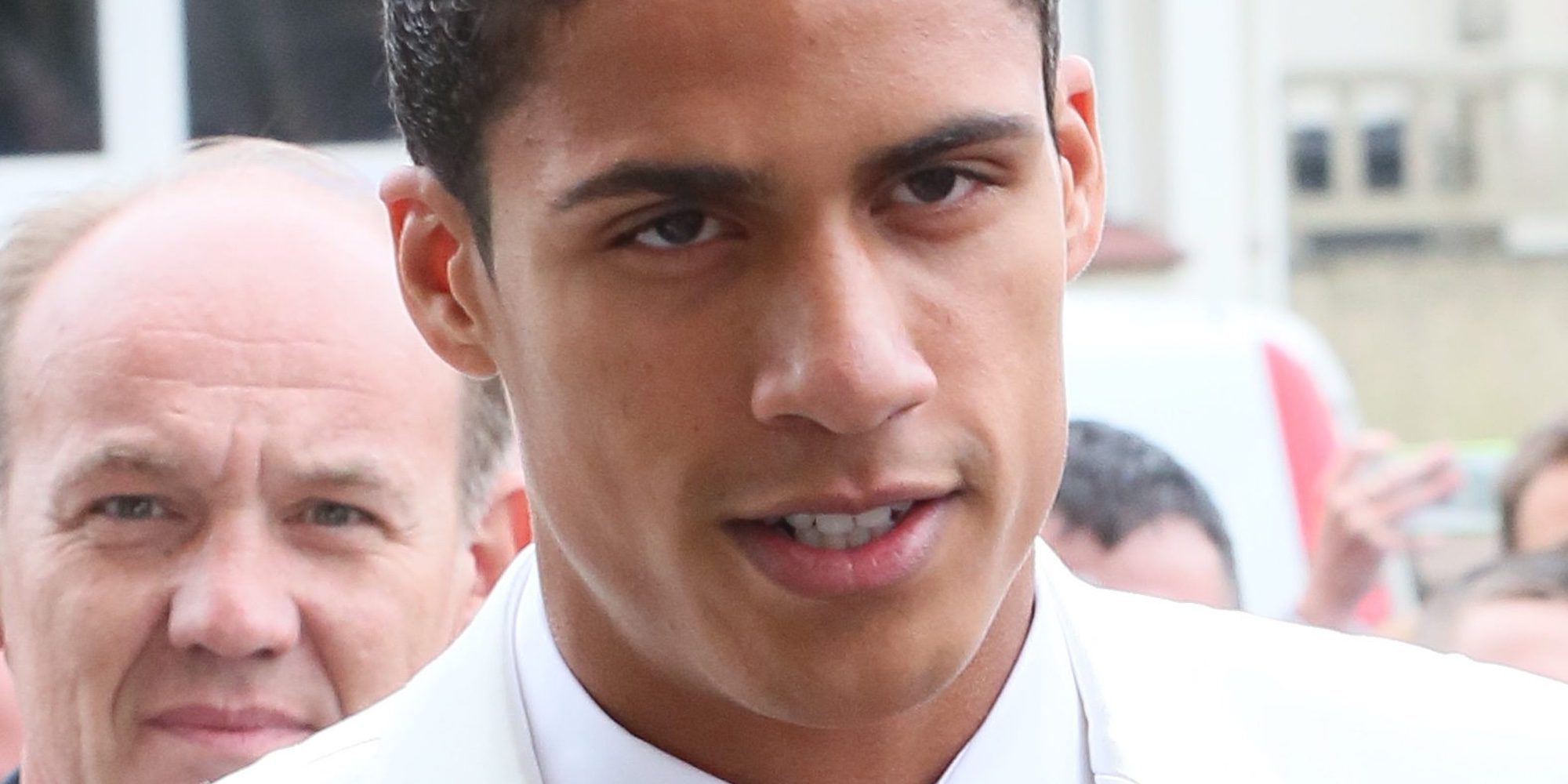 Roban en casa de Varane mientras jugaba un partido y se llevan dinero, ropa y joyas por valor de 70.000 euros