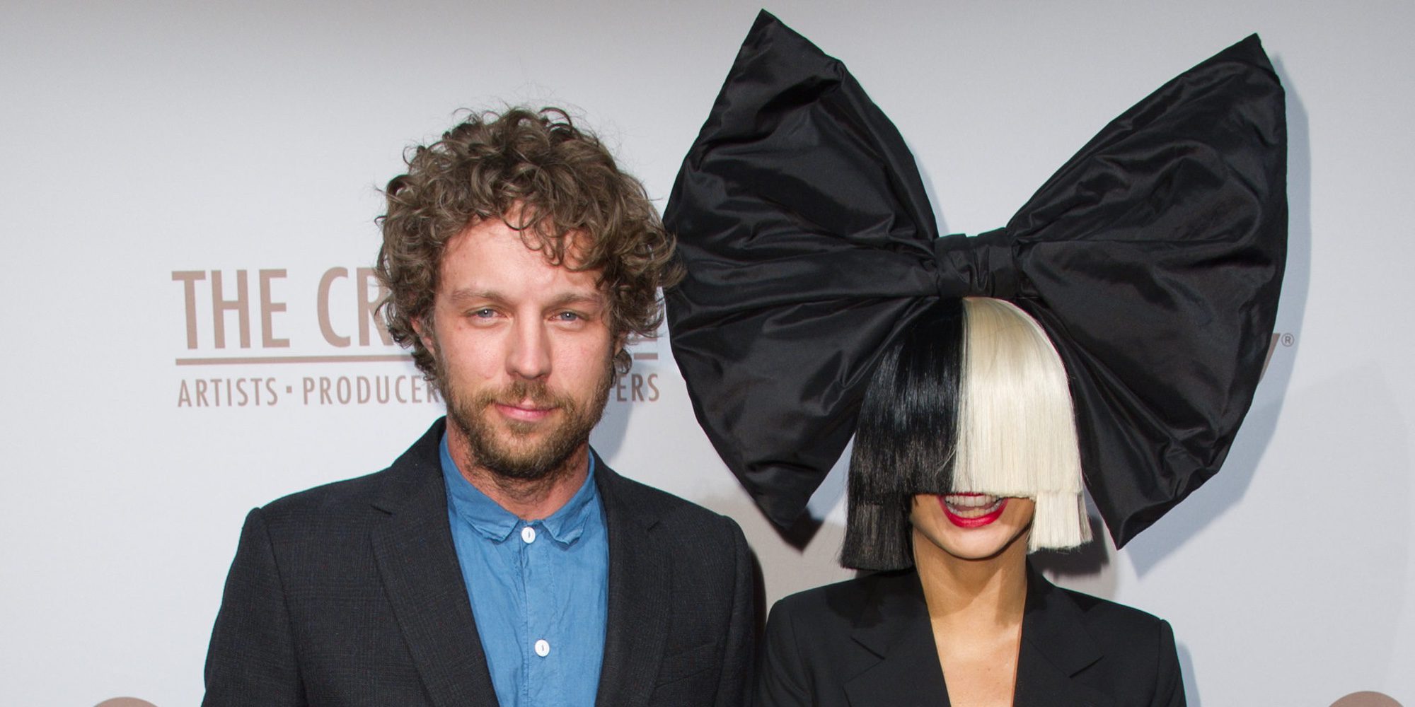 Sia, fotografiada sin peluca y en bikini en una playa de México