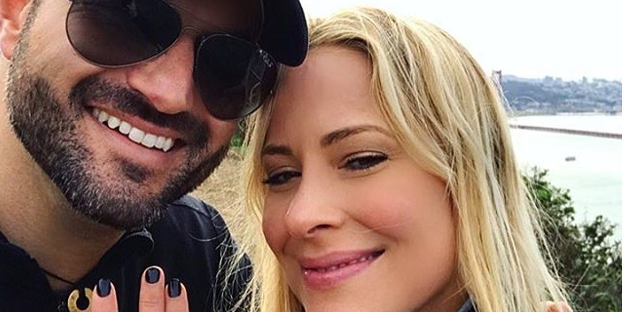 Brittany Daniel ('Las gemelas de Sweet Valley') anuncia su compromiso con Adam Touni