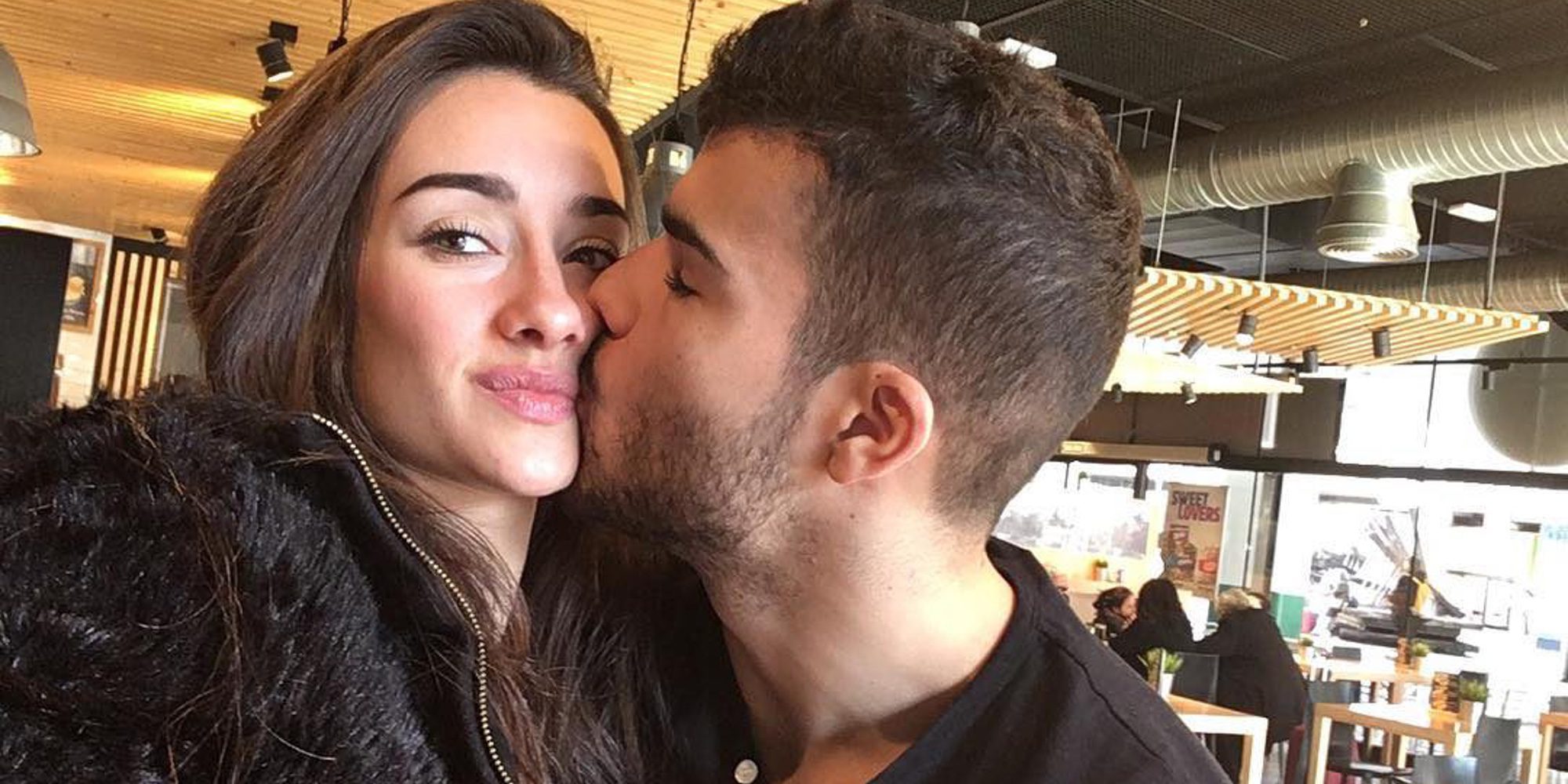 Pol y Adara ('GH 17') disfrutan juntos de la Navidad en Barcelona junto a la familia del luchador