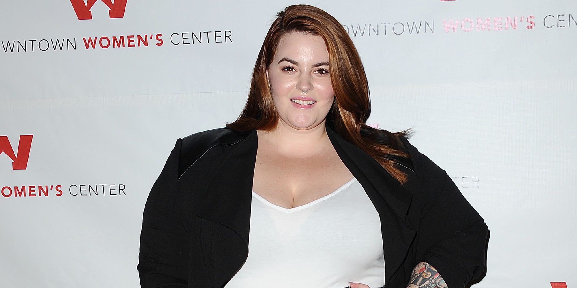 La modelo curvy Tess Holliday comparte su batalla para amar su cuerpo tras el parto