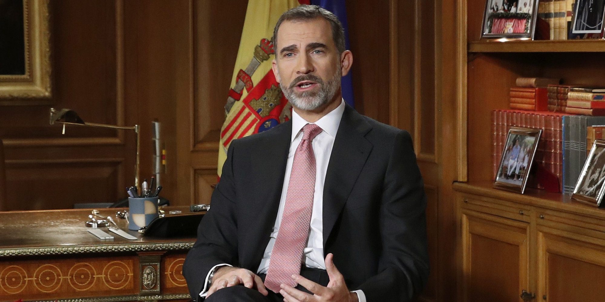 El Rey Felipe, pillado comprando curiosos regalos para la Princesa Leonor y la Infanta Sofía