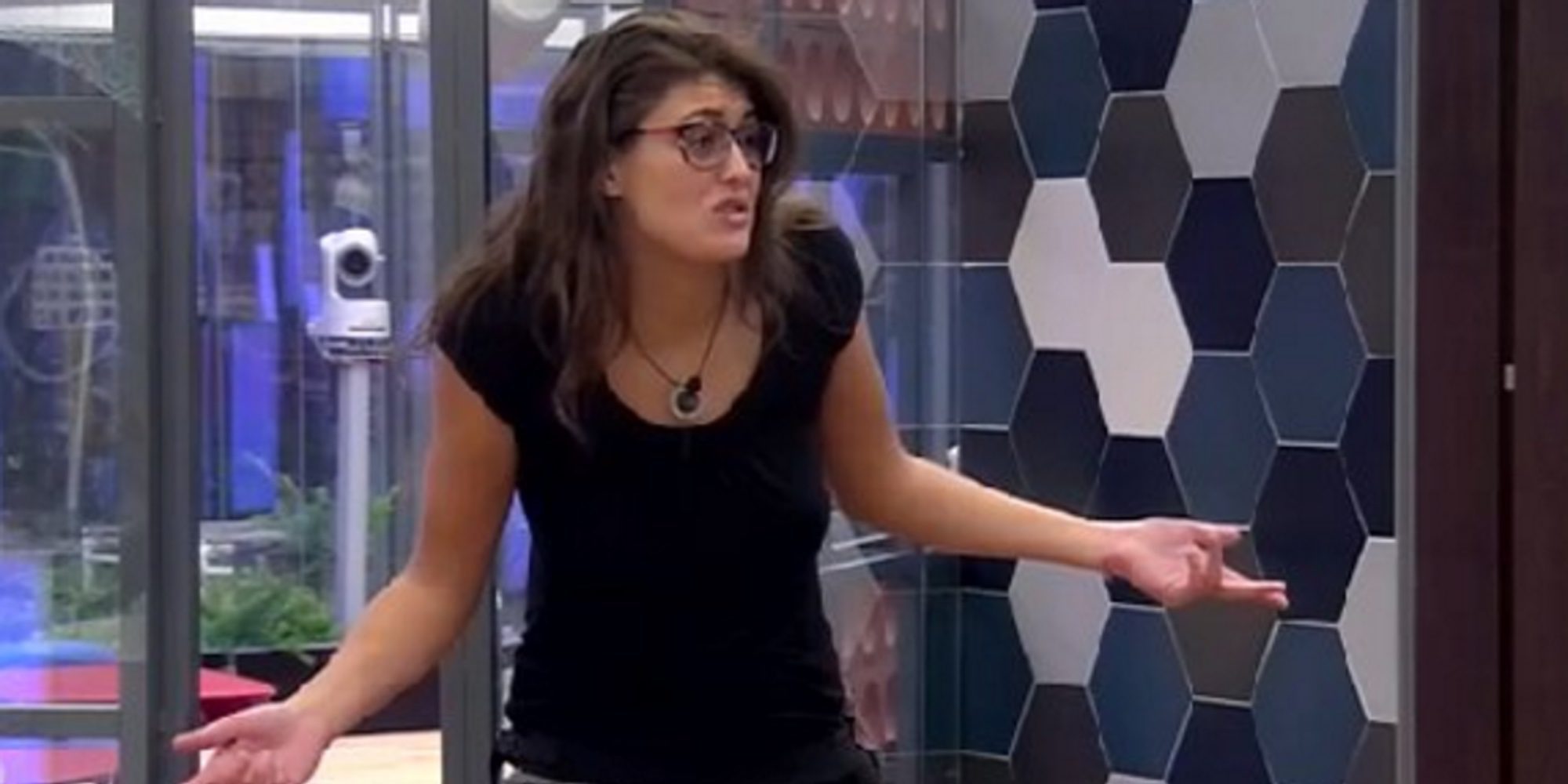 'GH17': Clara, muy enfadada por los rumores de noviazgo con Alain