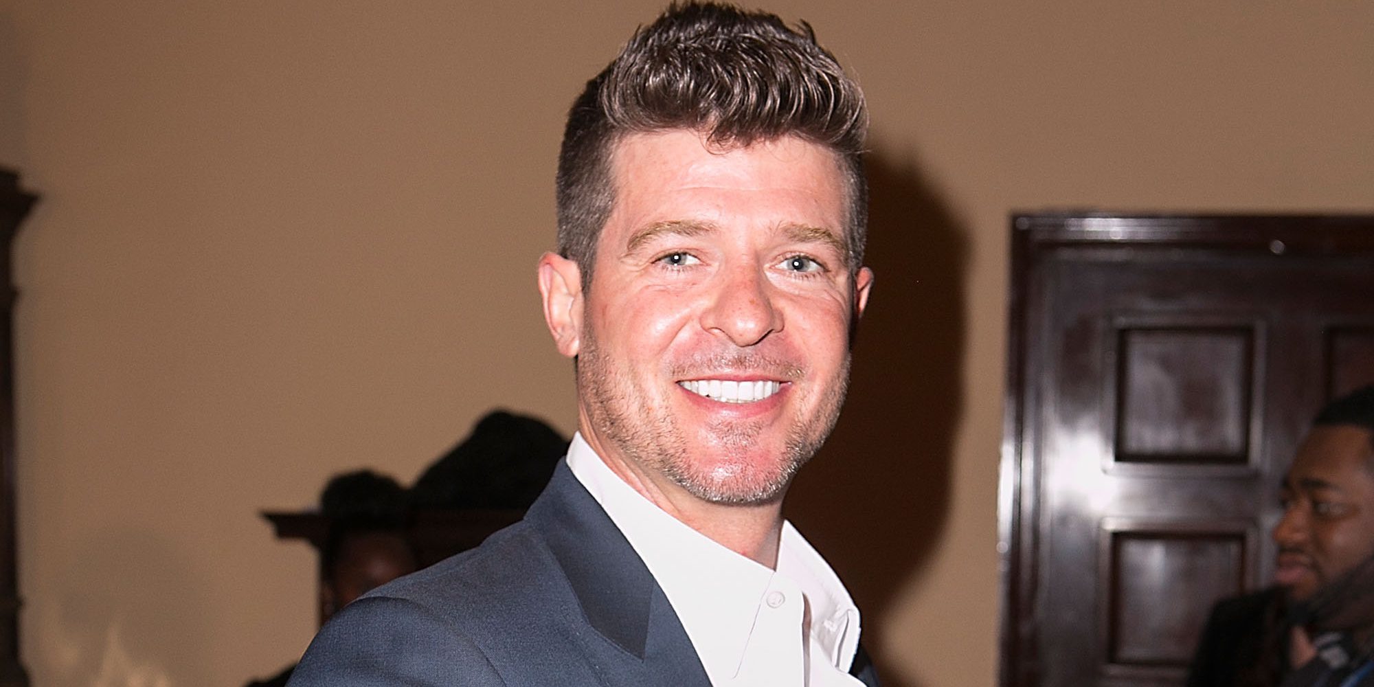 Nuevo revés judicial para Robin Thicke: solo podrá ver a su hijo acompañado por un trabajador social