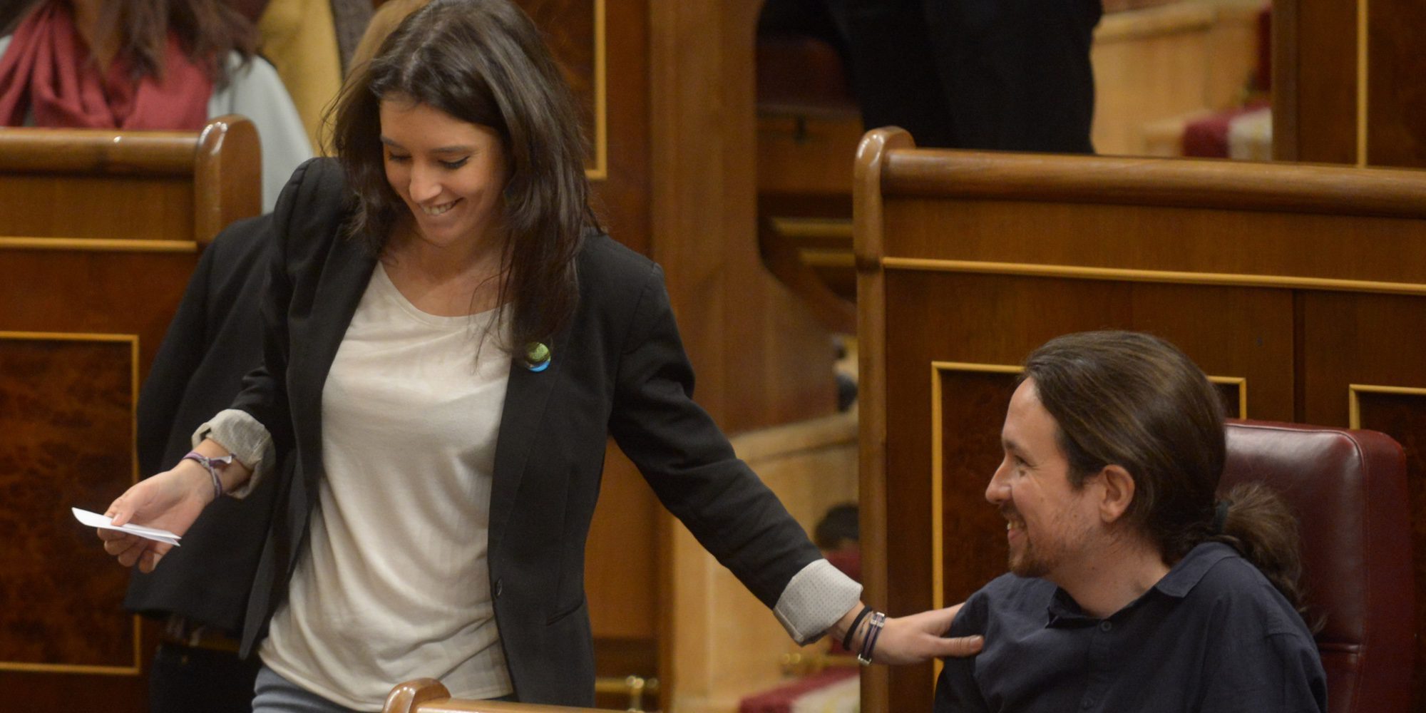 Pablo Iglesias e Irene Montero derrochan amor: primer beso de enamorados en público