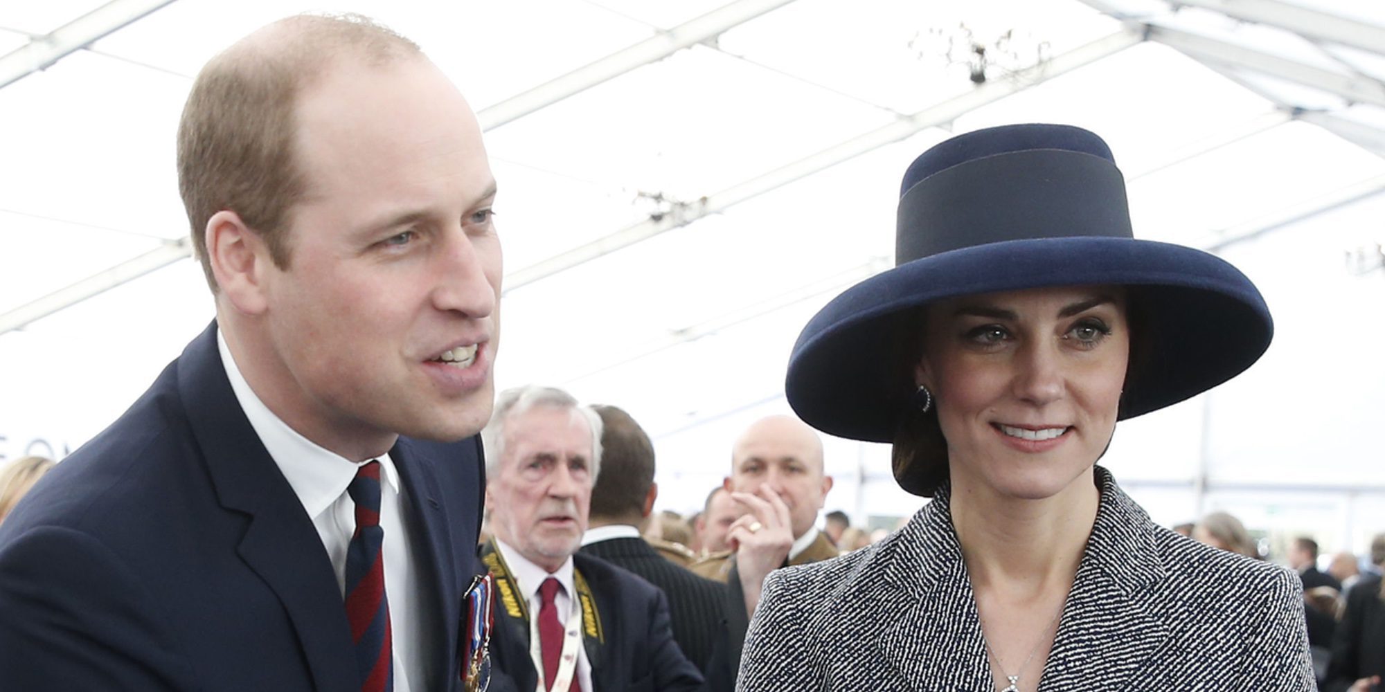 La Familia Real Británica se reúne al completo para inaugurar un memorial en recuerdo a los caídos